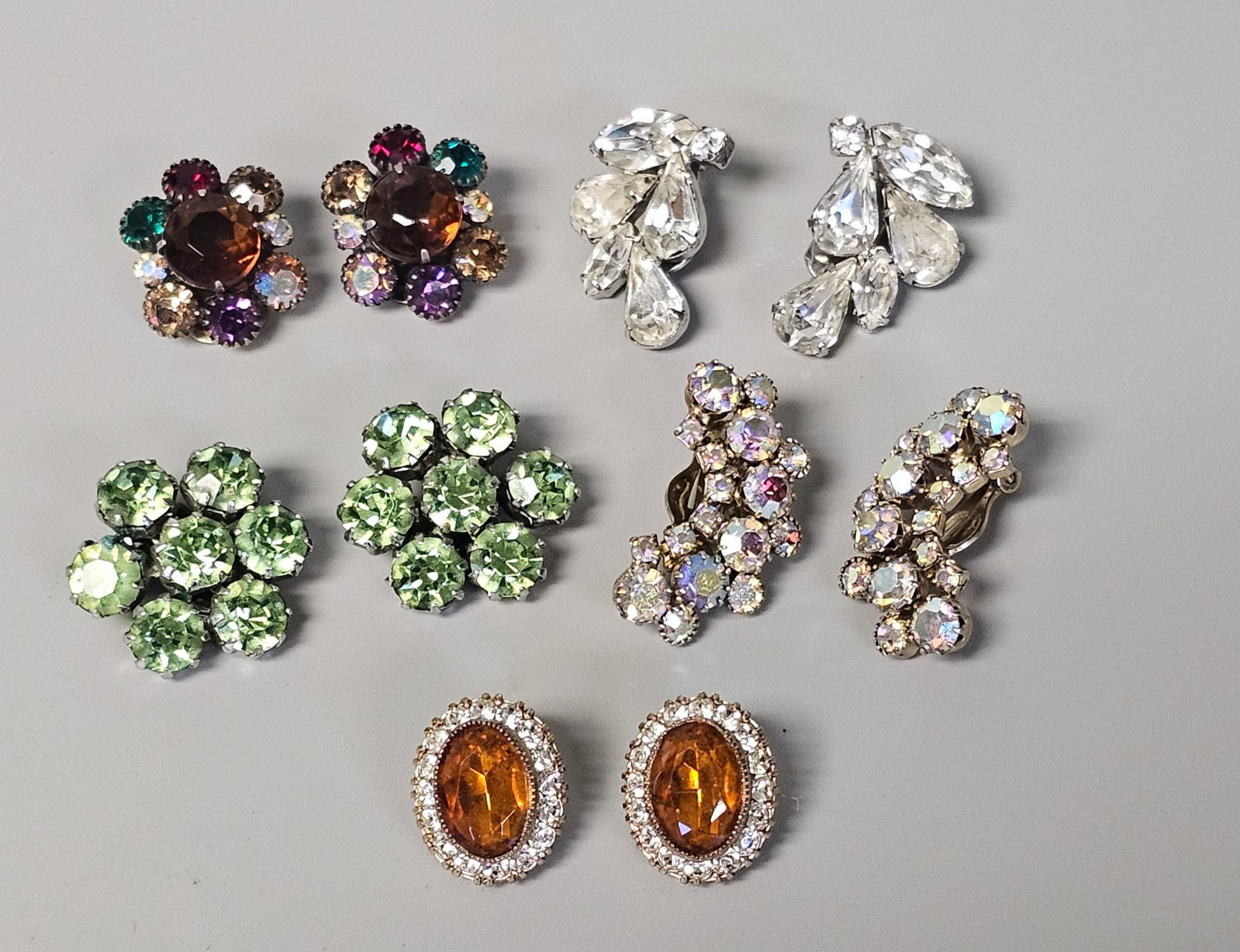 5 Pairs of Weiss Mid-Century Rhinestone Earrings (1 of 11)