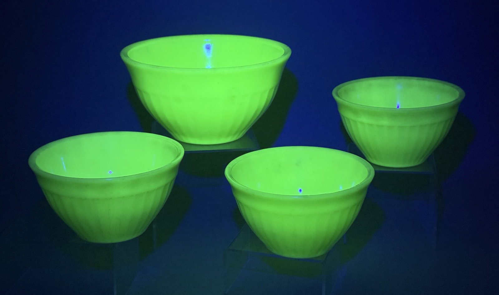 Four Uranium Jadeite Glass Mixing Bowls (1 of 9)