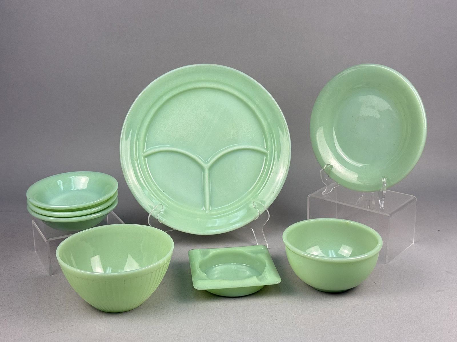 Anchor Hocking Fire-King Jadeite Glassware (1 of 15)