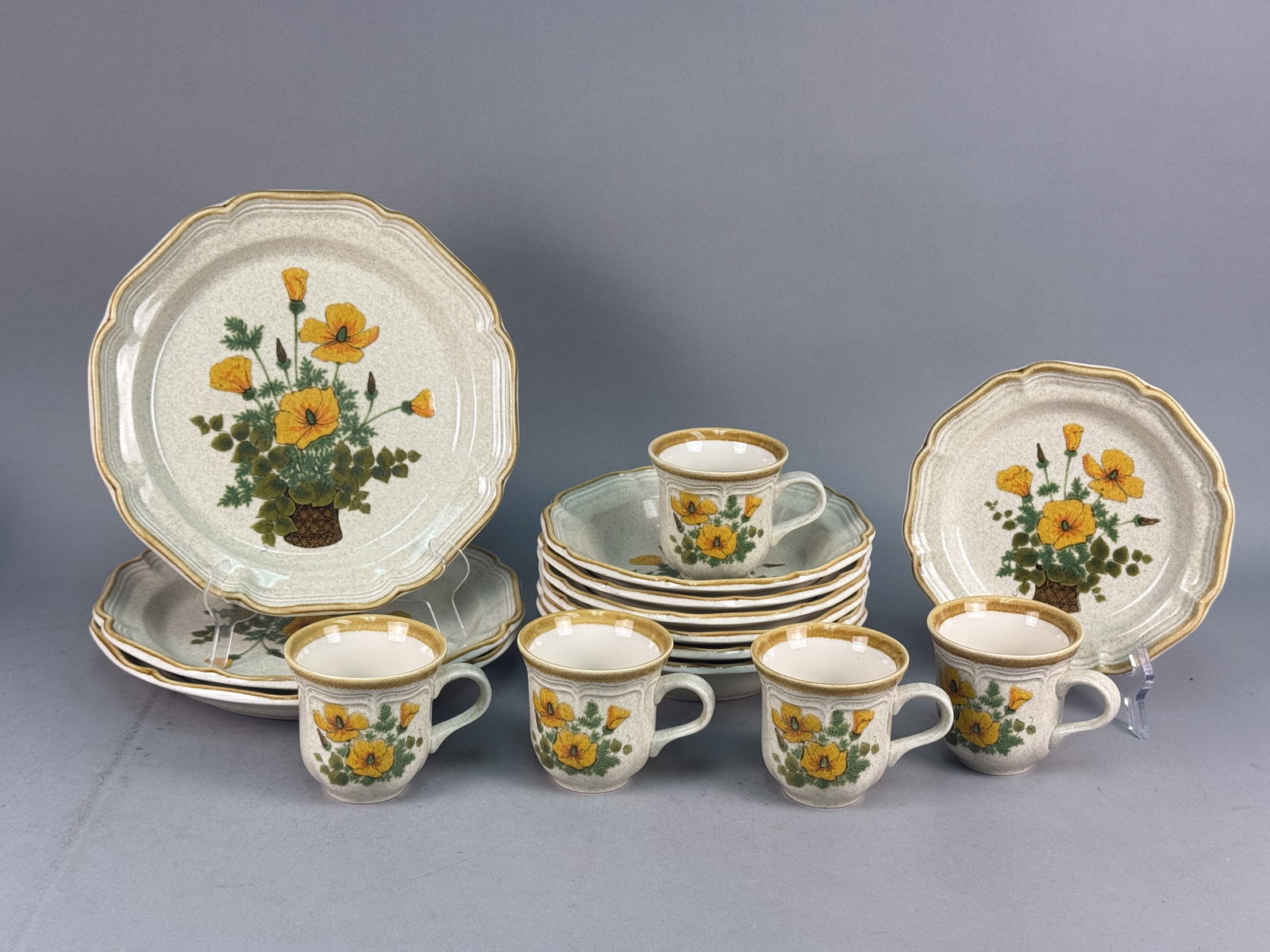 Mikasa Garden Club Petunias Stoneware Dinnerware (1 of 11)