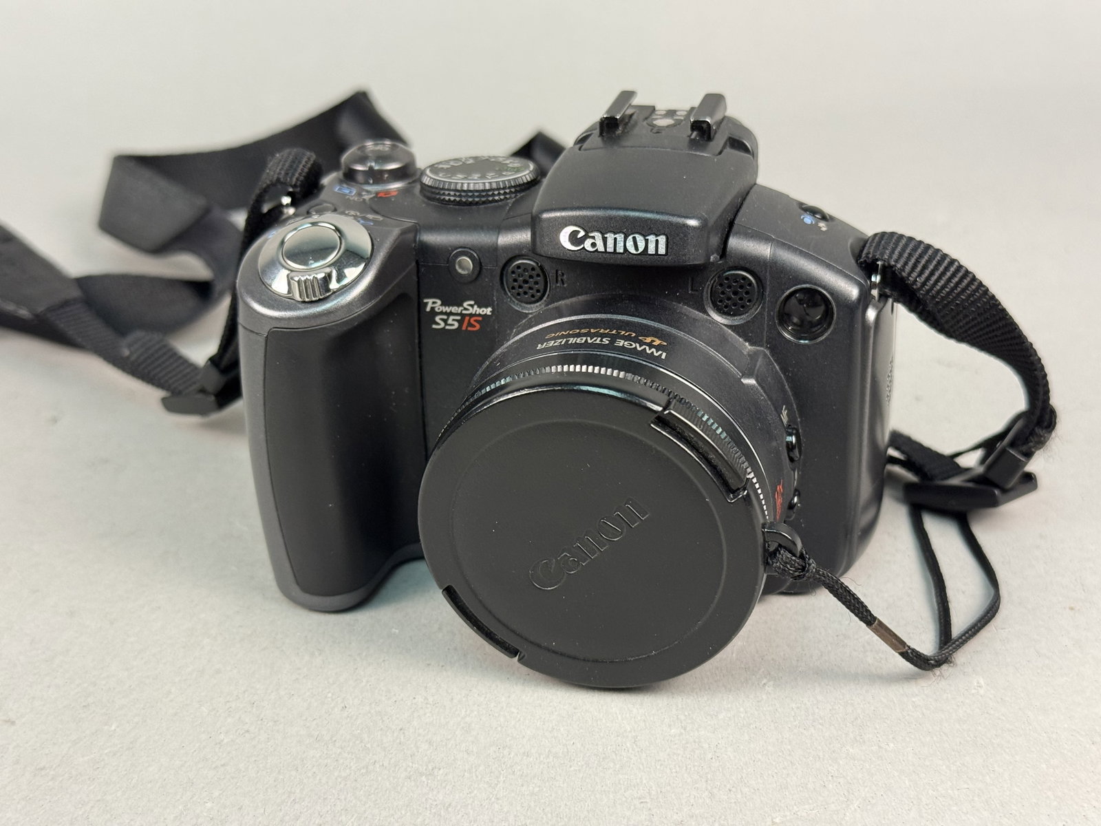 Canon PowerShot S5 IS Digital Camera (1 of 8)