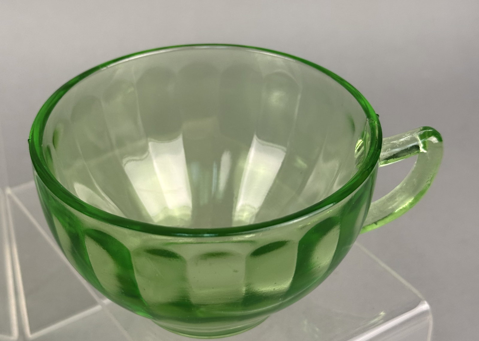 Five Green Uranium Glass Items - 3
