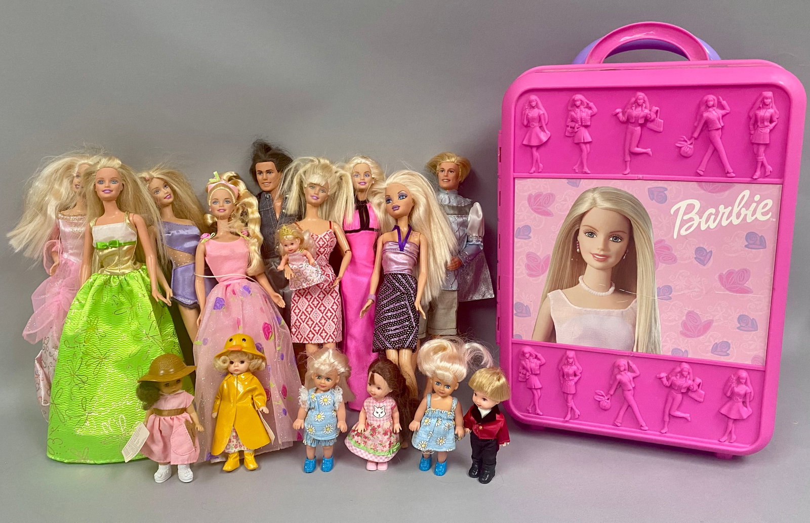 Barbie Dolls, Rolling Trunk, and Accessories (1 of 10)