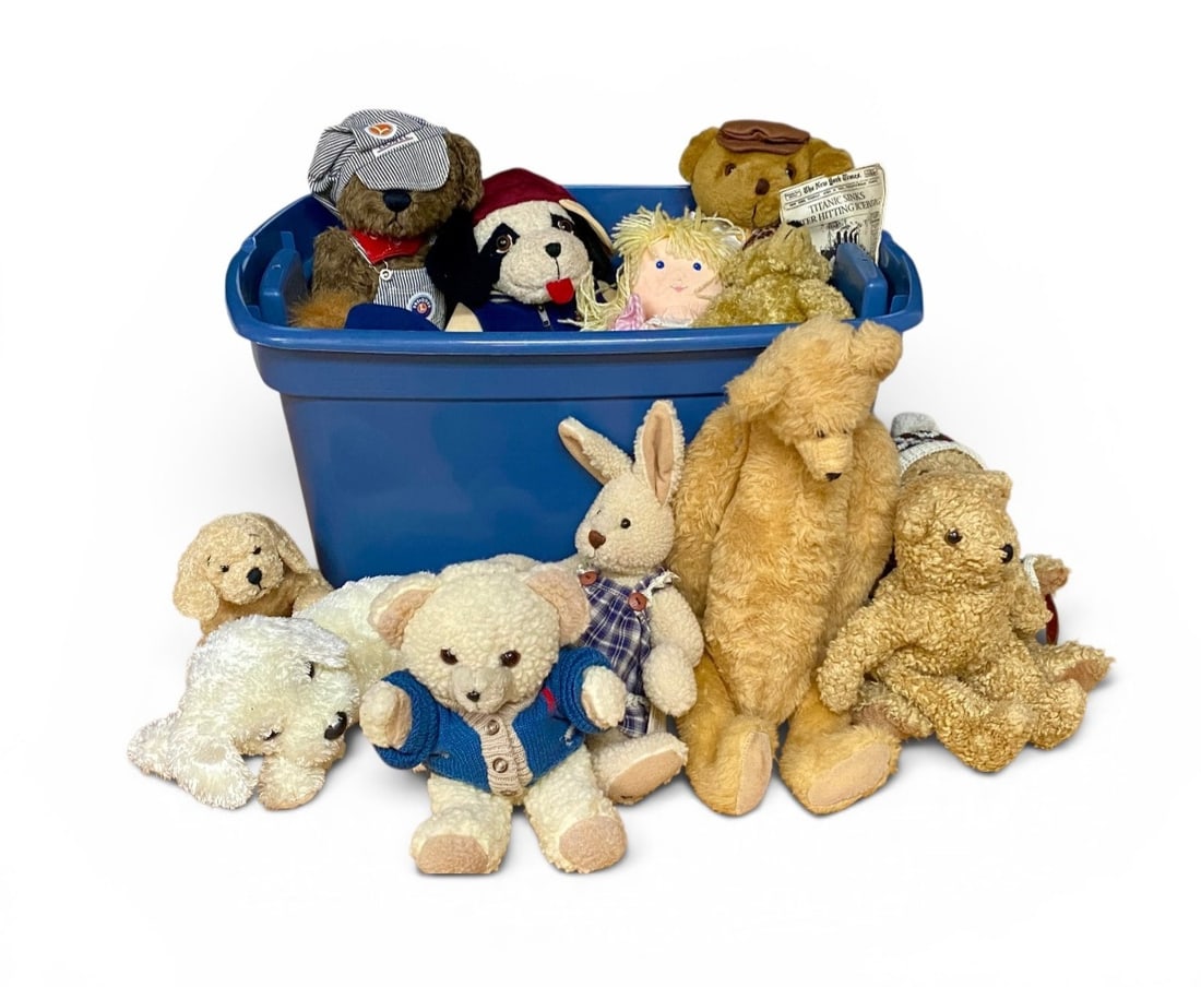 17 Collectible Plush Toys (1 of 4)