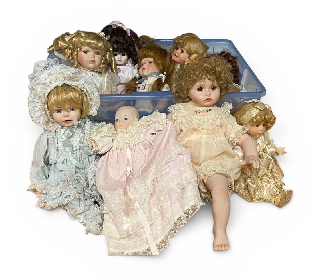 10 Contemporary Collectible Dolls (1 of 8)