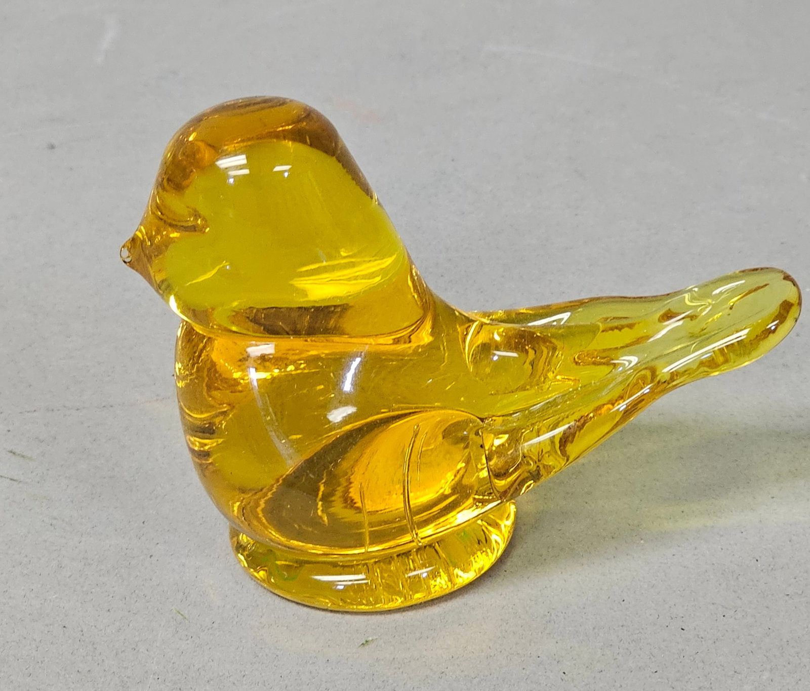 Leo Ward Titan Art Glass Golden Canary Bird (1 of 6)