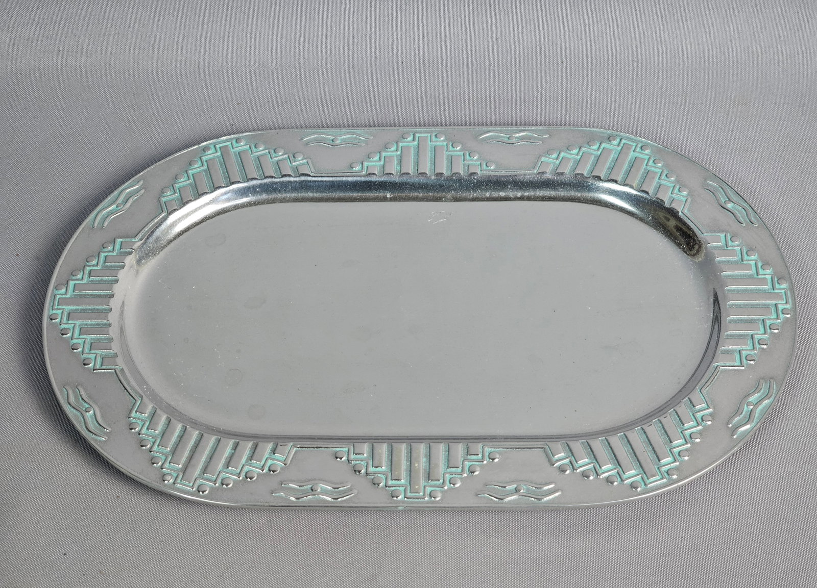 Wilton Armetale Zia Oval Platter (1 of 9)
