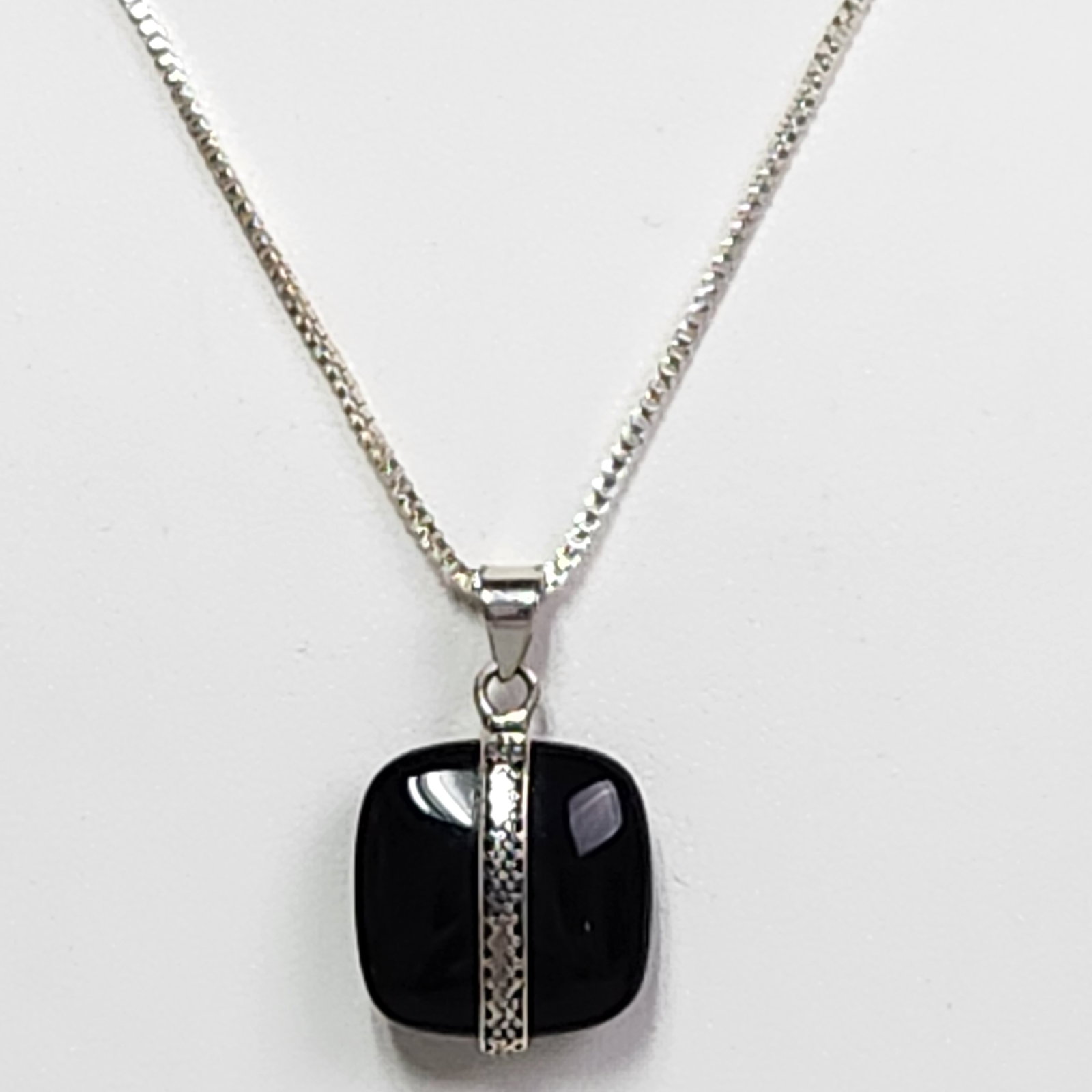 Sterling Black Onyx Necklace 10.13 Grams (1 of 7)