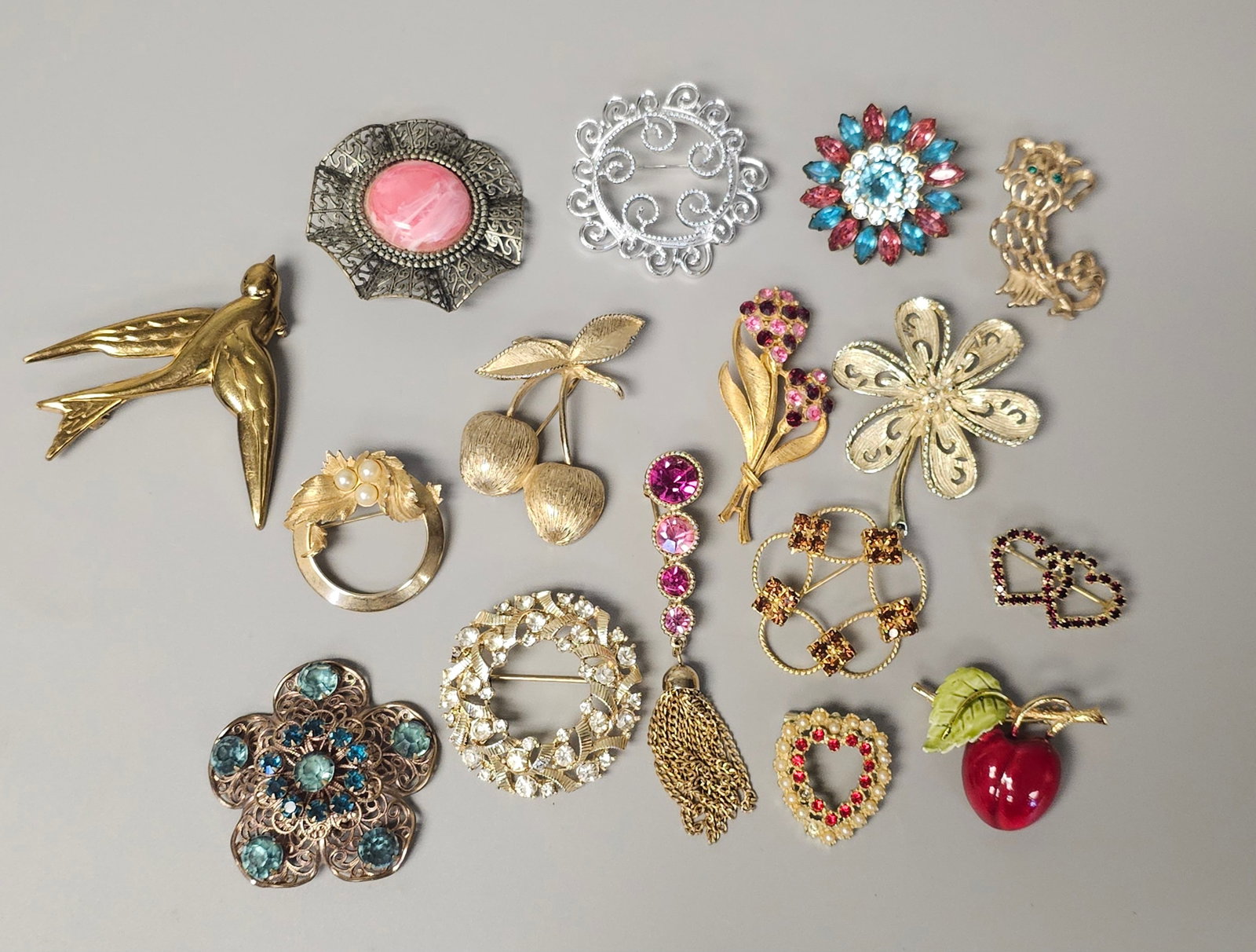 Vintage Costume Jewelry Brooches Inc Coventry (1 of 10)