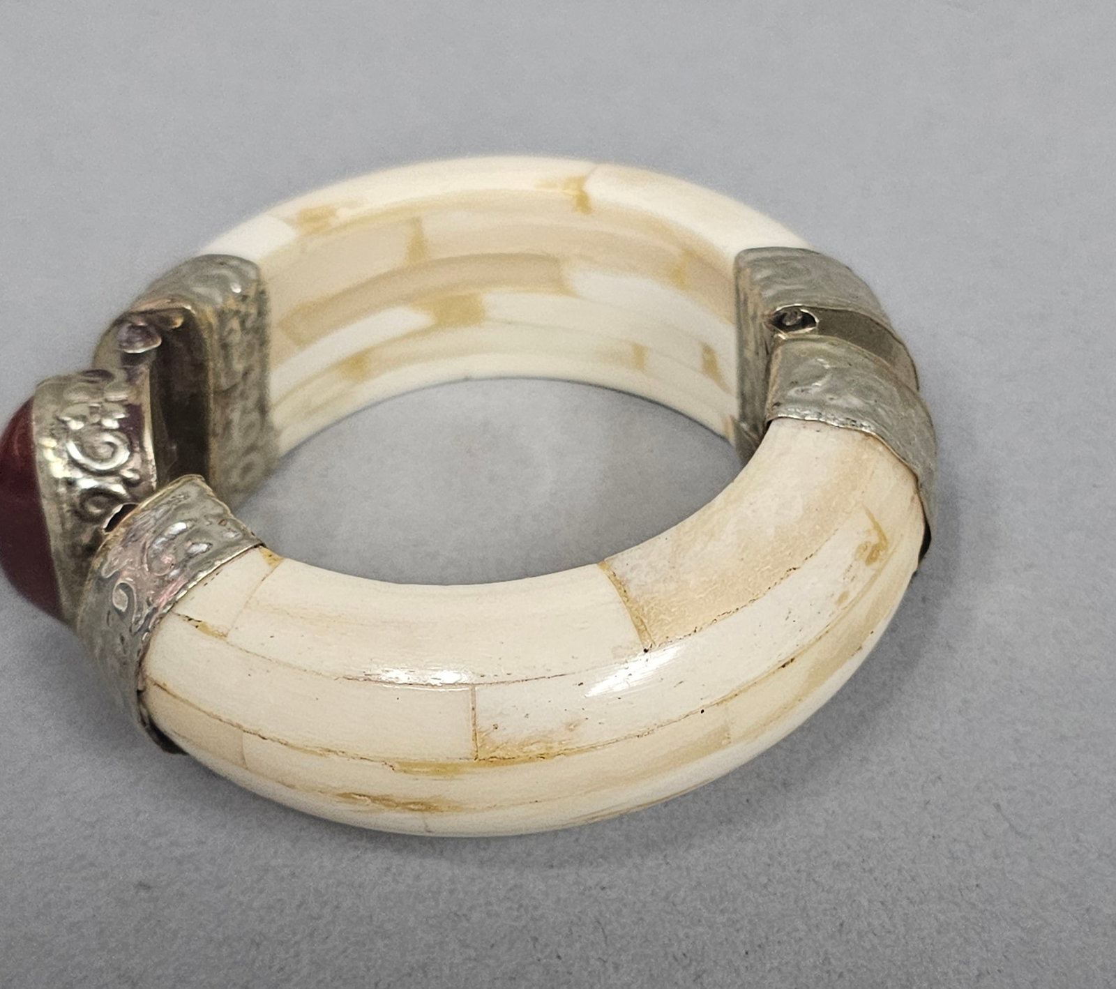 Bone and Carnelian Hinged Bangle - 4