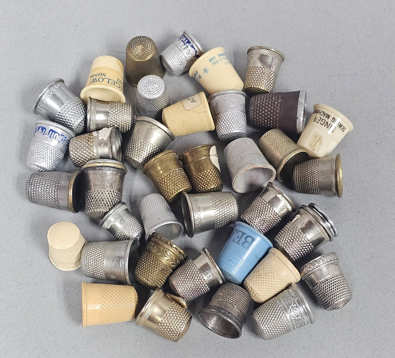A Collection of Vintage Sewing Thimbles (1 of 5)