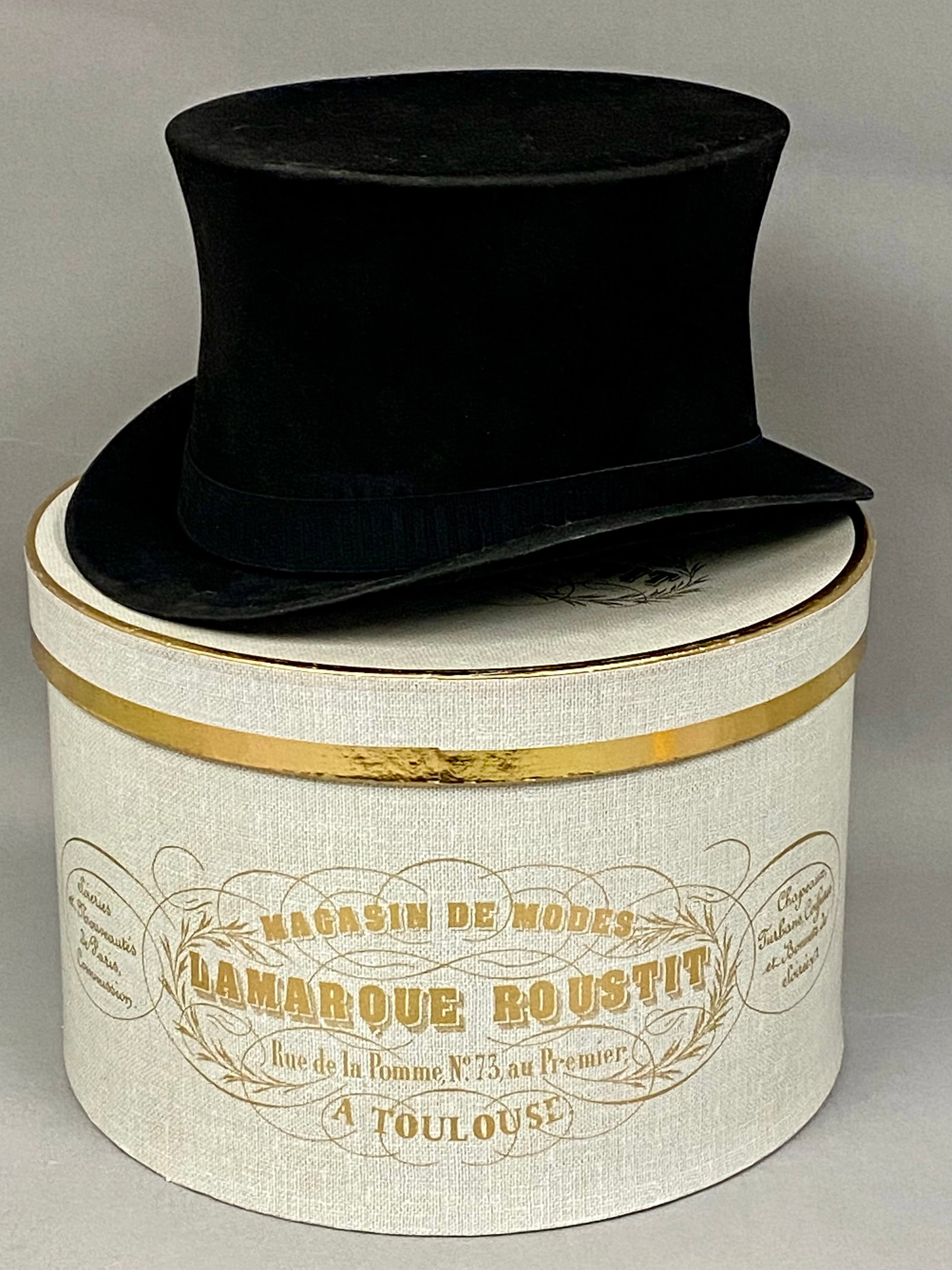 R.H.G. Vintage Top Hat and Box (1 of 7)
