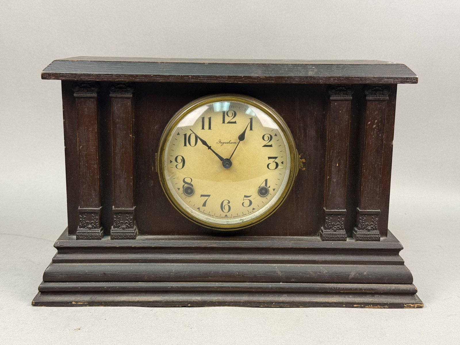 Ingraham Architectural Wood Mantel Clock (1 of 8)