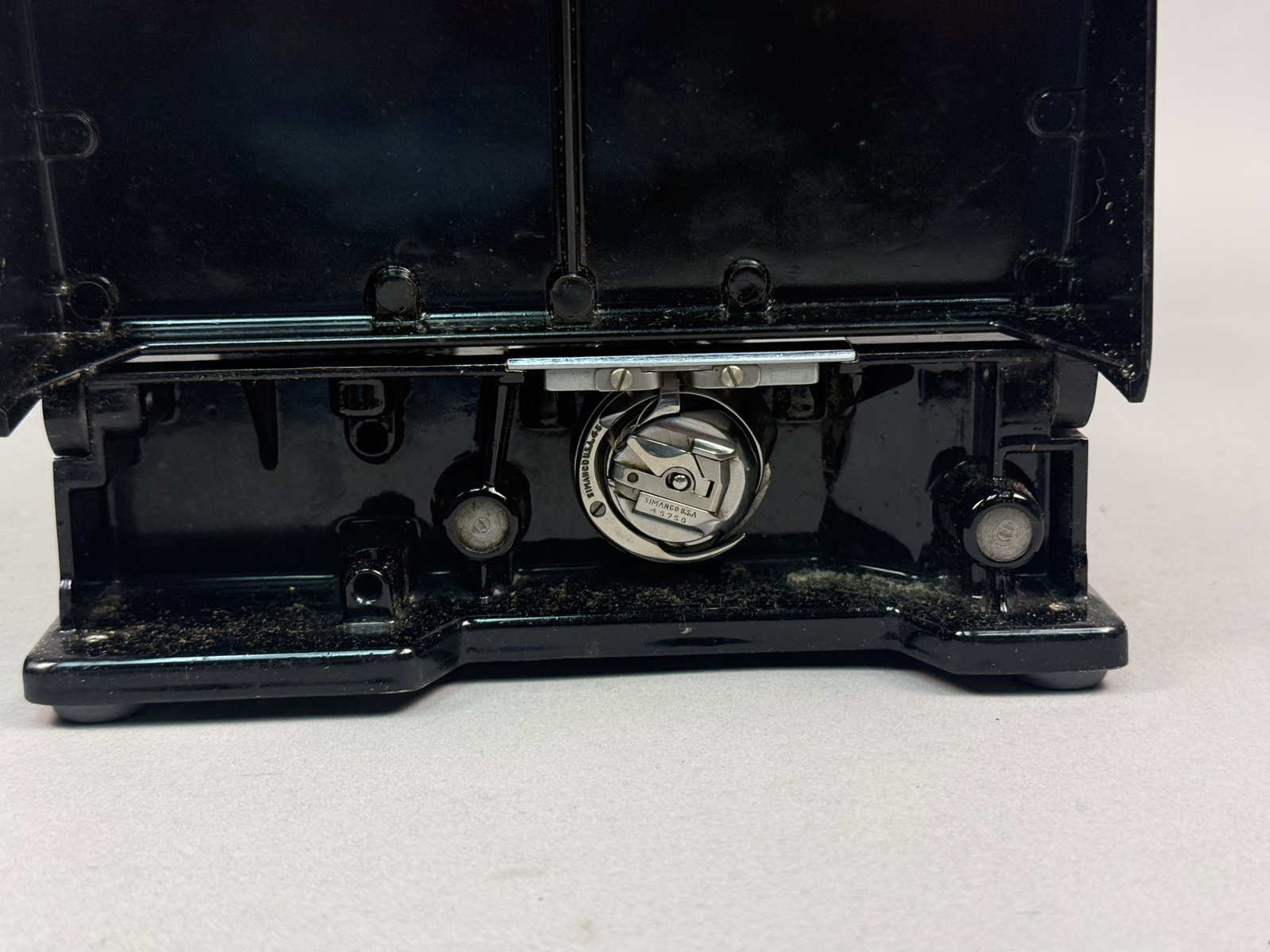 Singer Model 221-1 Featherweight Sewing Machine - 11
