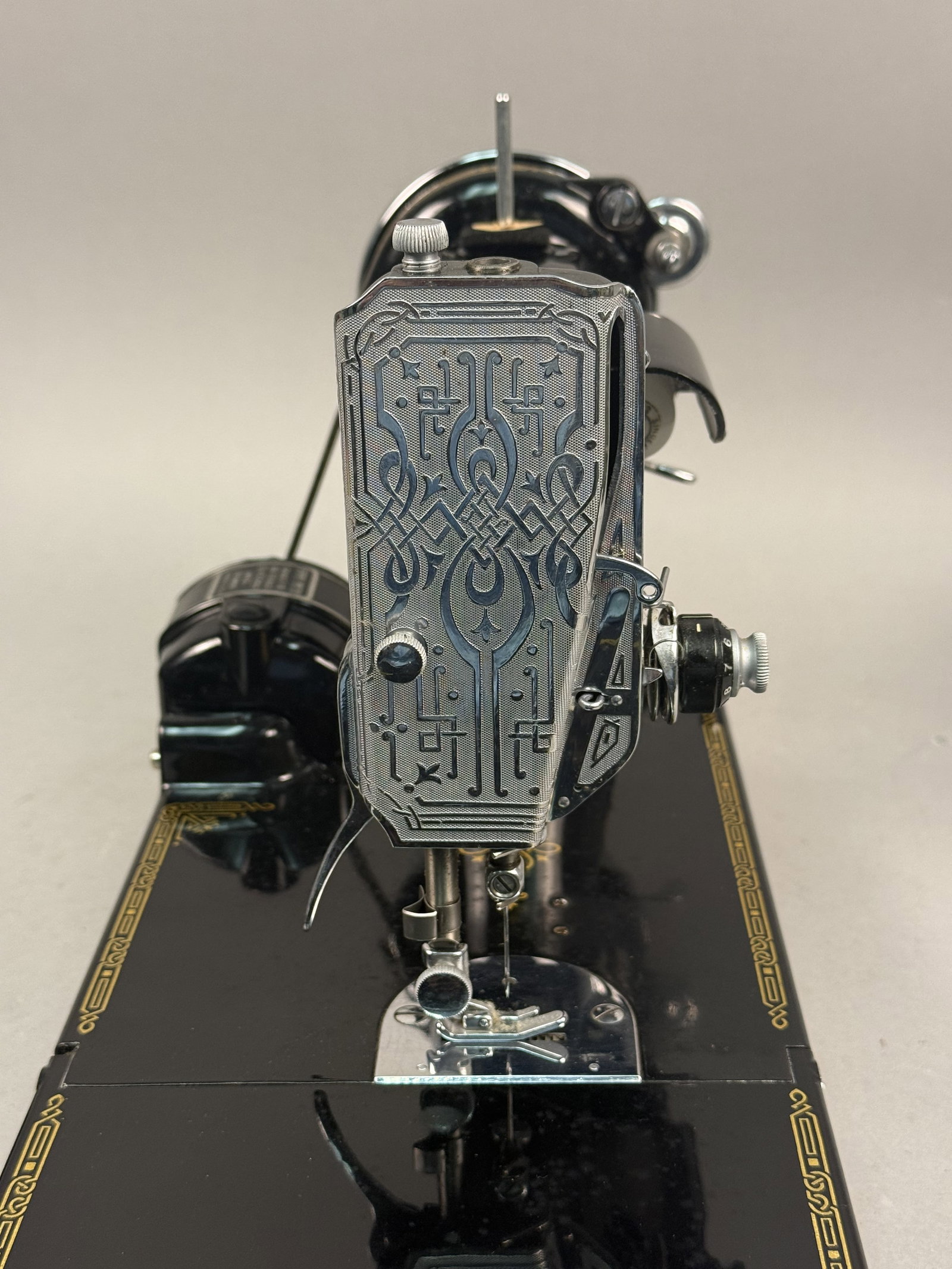 Singer Model 221-1 Featherweight Sewing Machine - 13