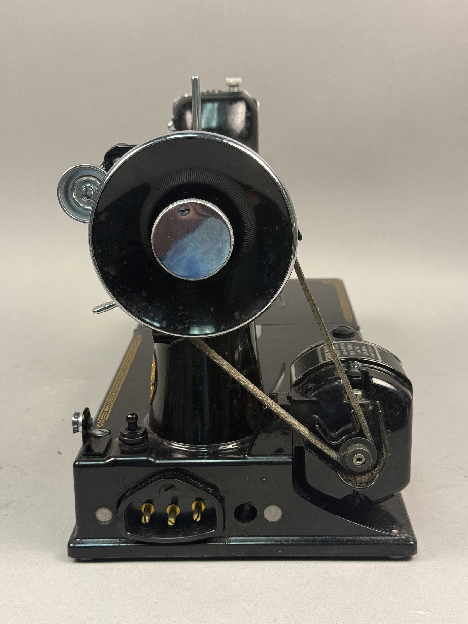 Singer Model 221-1 Featherweight Sewing Machine - 15