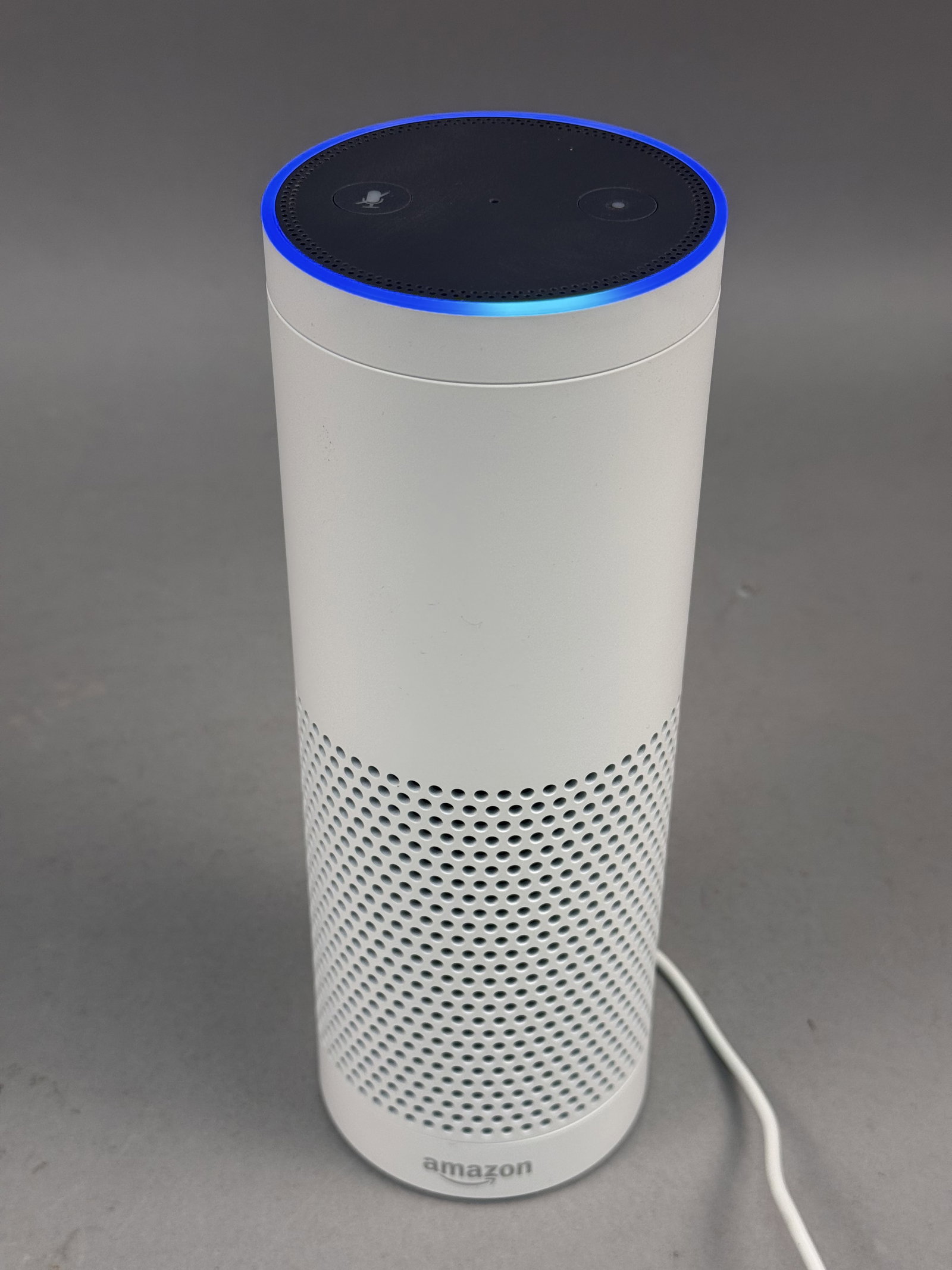 Amazon Echo 1st Generation Smart Speaker (1 of 4)