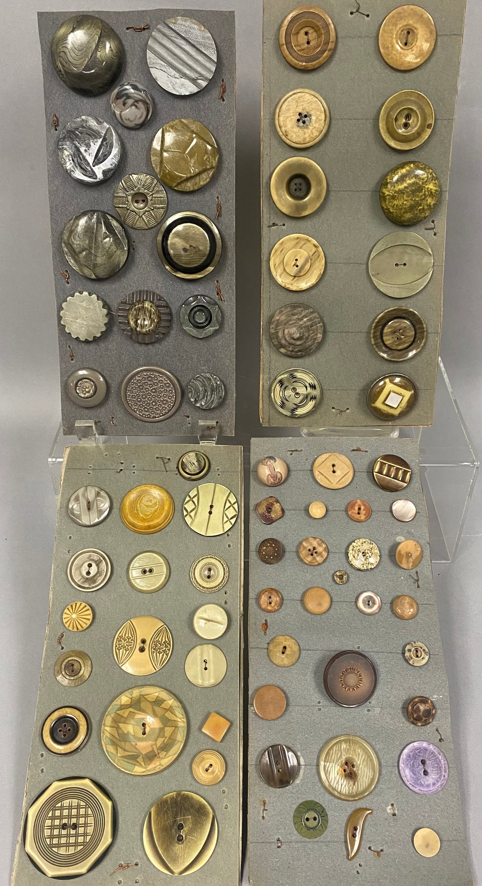 A Collection of Vintage Sewing Buttons (1 of 7)