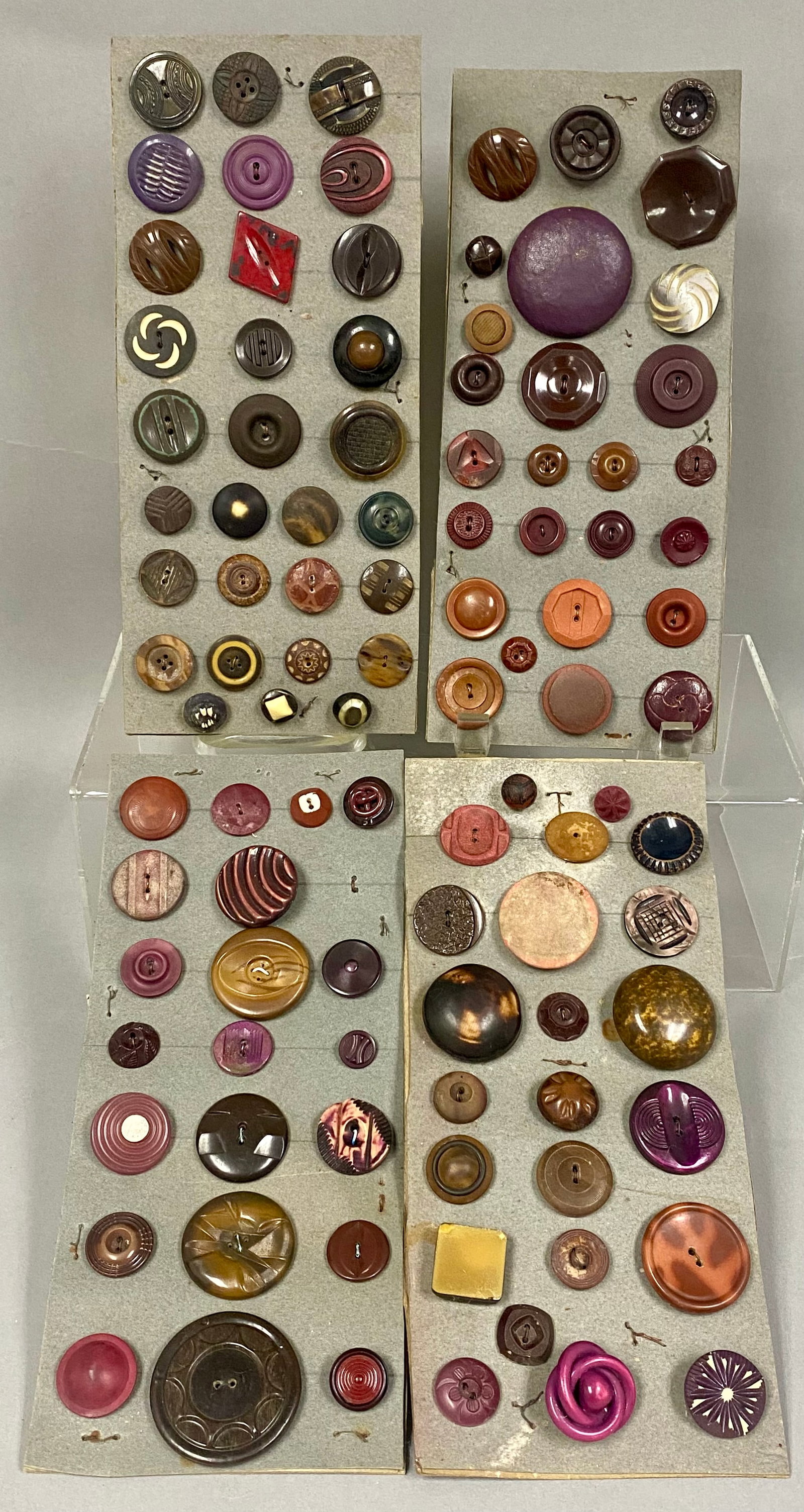 Assortment of Vintage Bakelite and Celluloid Buttons (1 of 8)