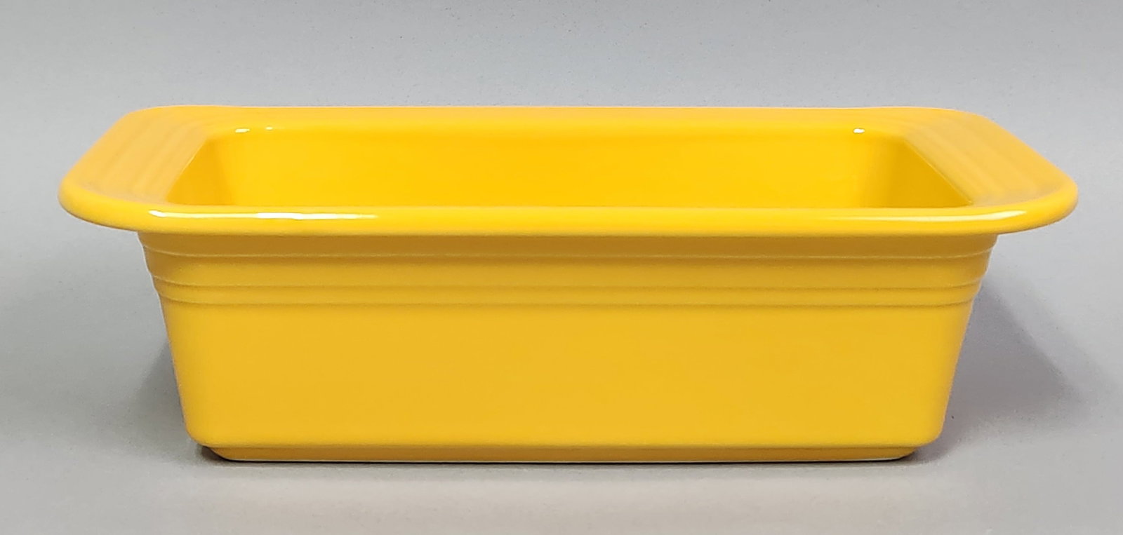 Fiesta Sunflower Yellow Loaf Pan (1 of 4)
