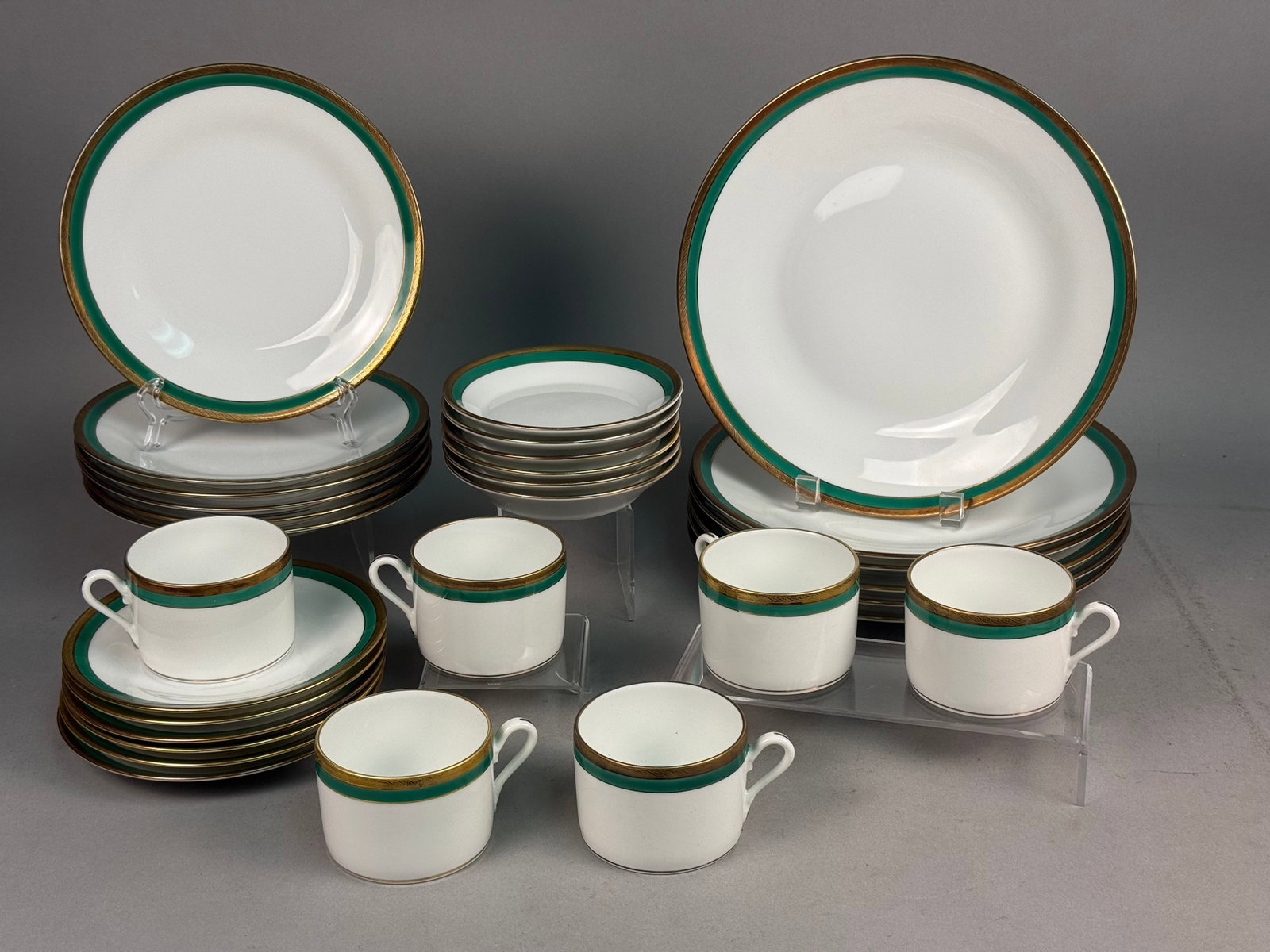 Richard Ginori Palermo Green Porcelain Dinner Service (1 of 11)