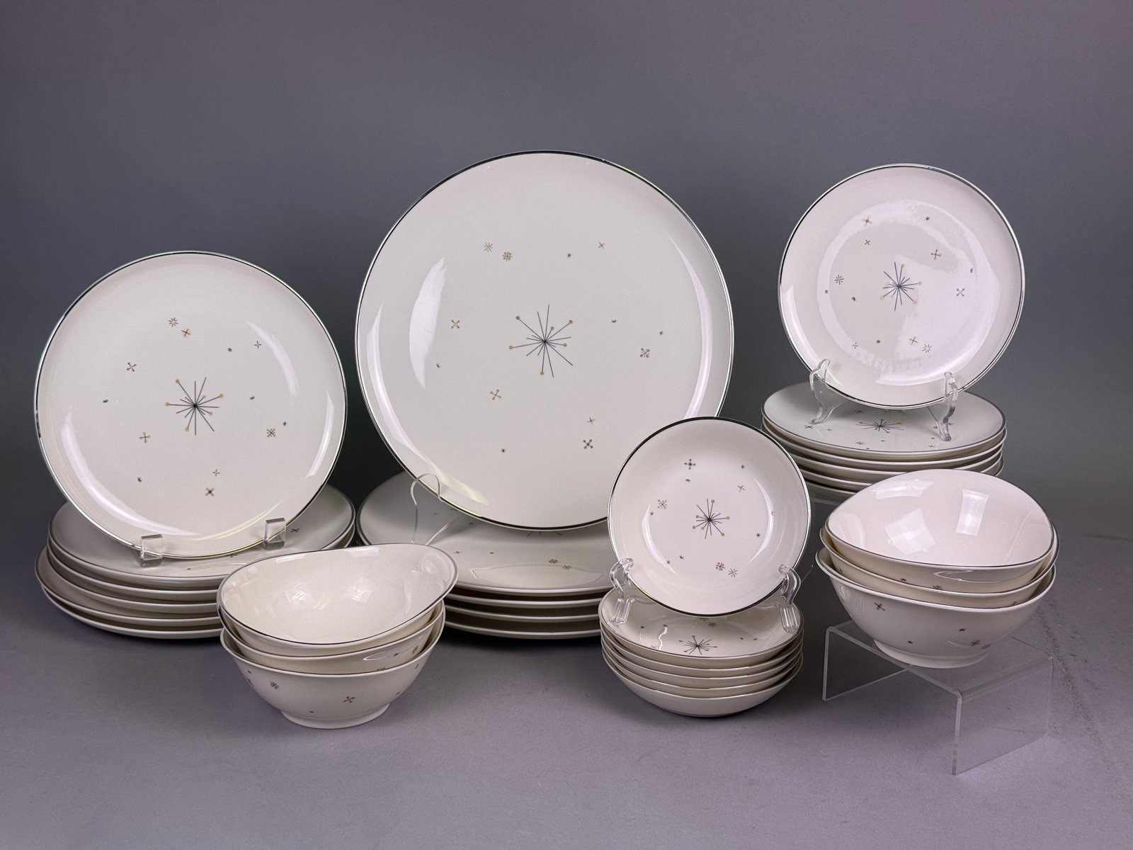 32pc Syracuse Evening Star China Dinnerware Set (1 of 11)