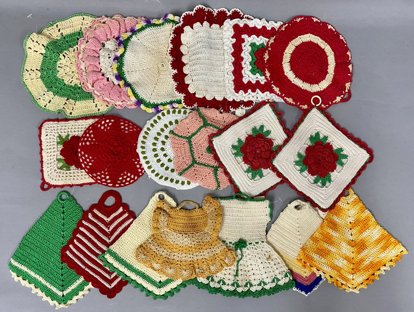 Eighteen Vintage Hand-Crocheted Pot Holders (1 of 5)