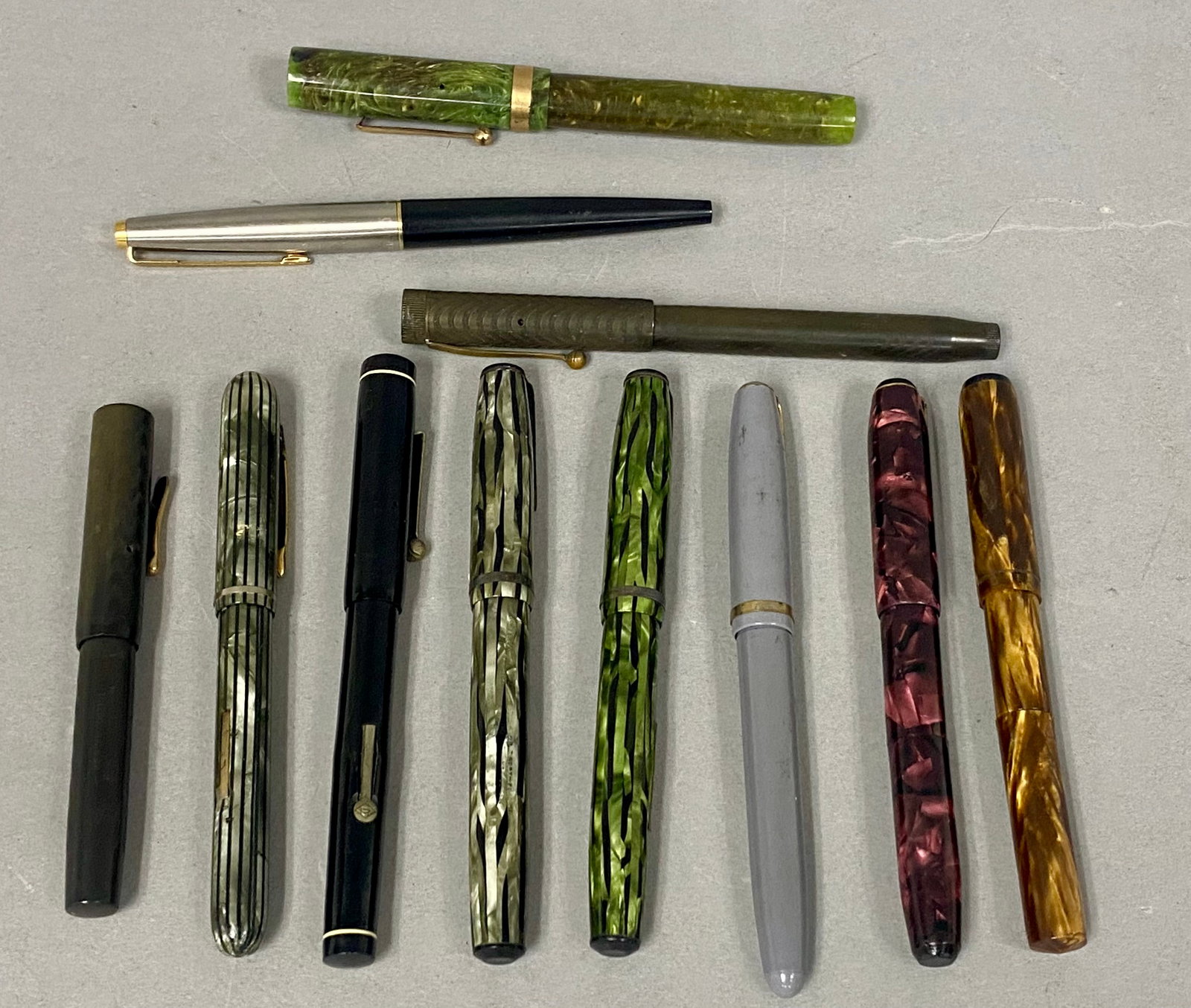 Eleven Vintage Fountain Pens (1 of 14)