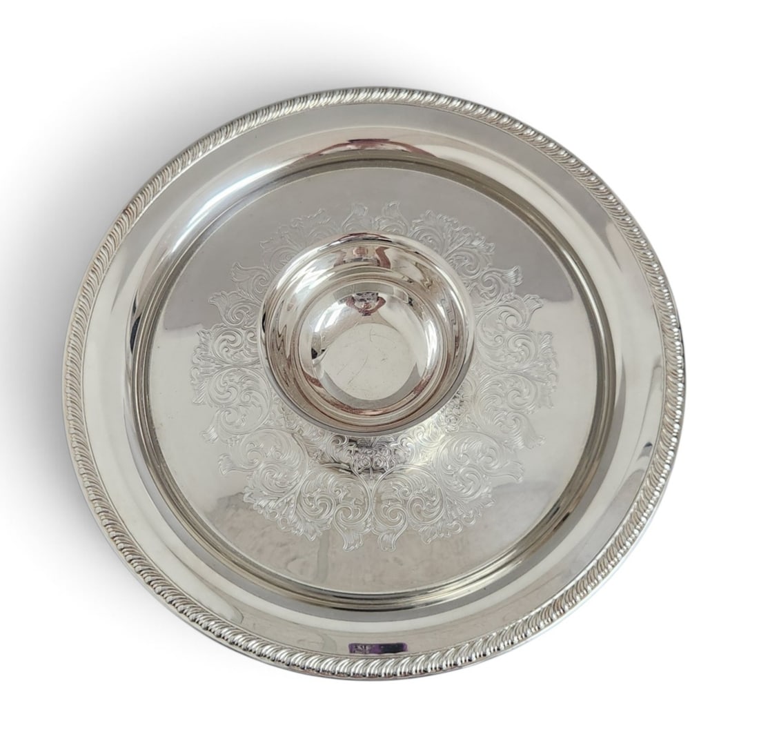 Wm. Rogers Silverplate Chip Dip Platter: This silver-plated chip and dip server was manufactured under the Wm. A. Rogers brand by Oneida Ltd. Silversmiths. Diameter: 12.5 inches. Good overall condition with fine surface scratches and minor