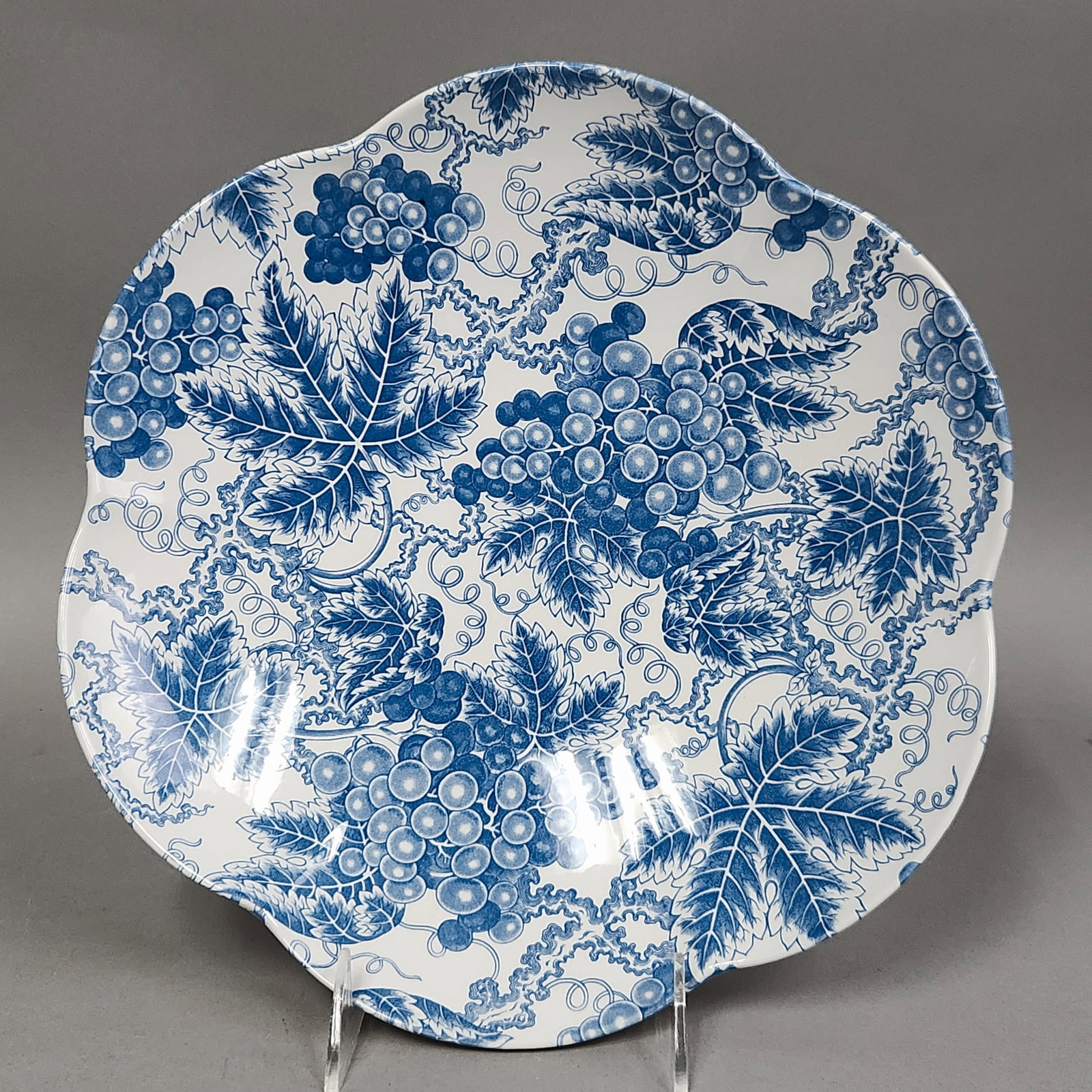 Ceramic Servers Including Spode - 8