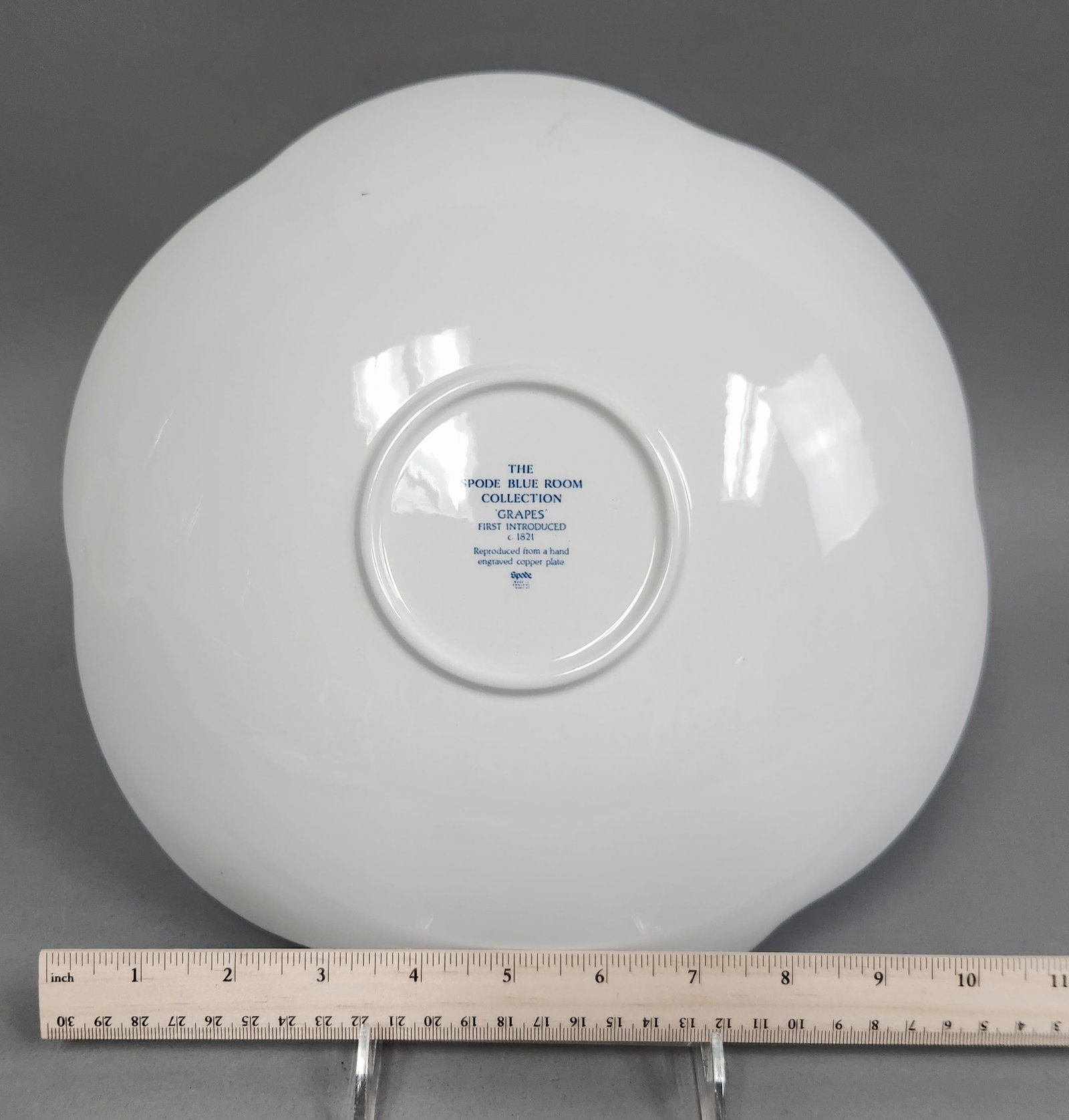Ceramic Servers Including Spode - 9
