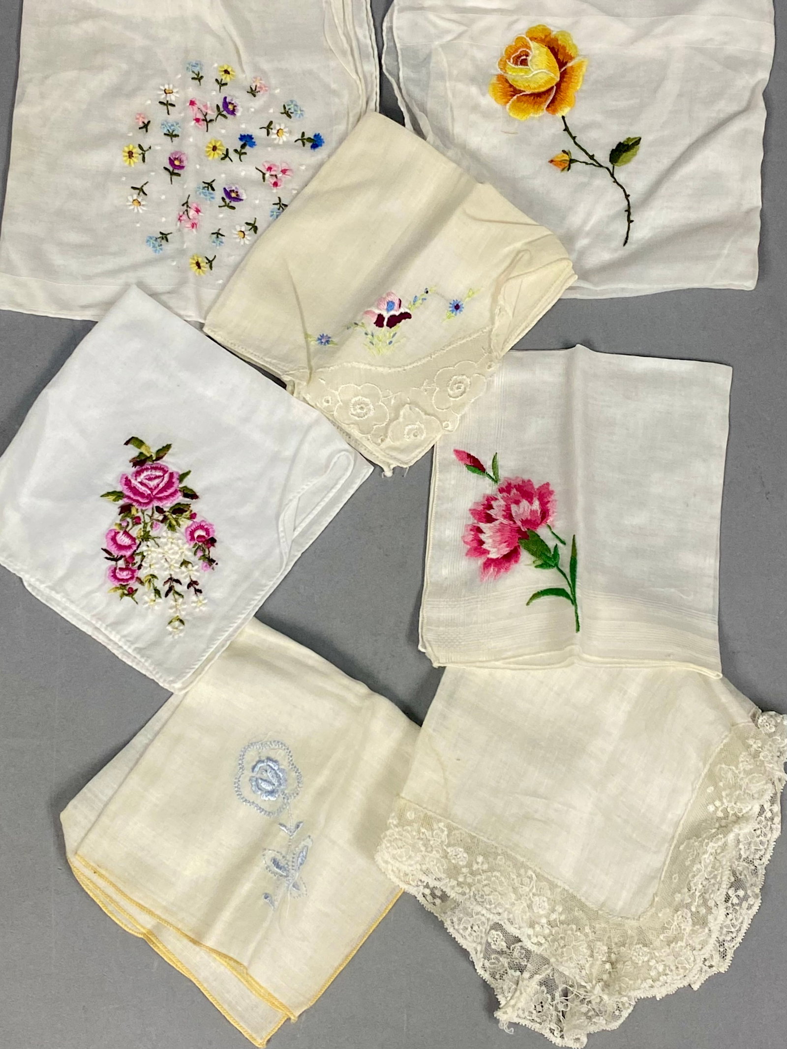40 Assorted Vintage Handkerchiefs - 5