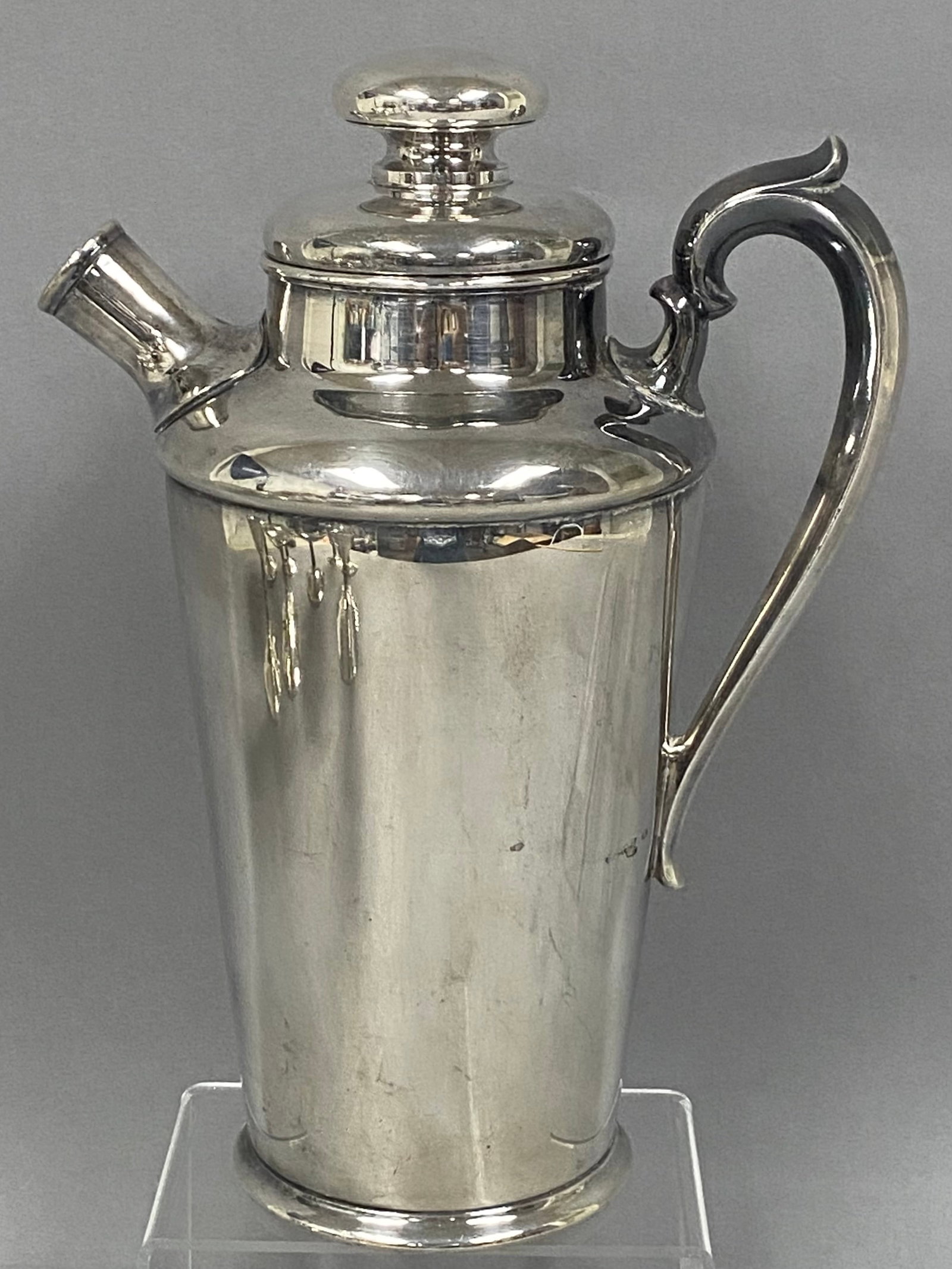 Meriden Silver-Plated Art Deco Cocktail Shaker (1 of 6)