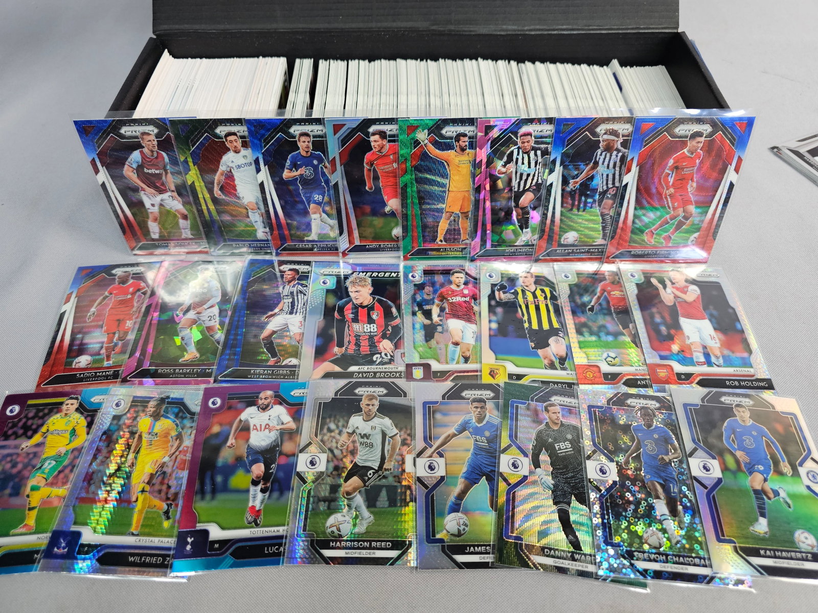 Assorted Soccer Trading Card Collection - 6