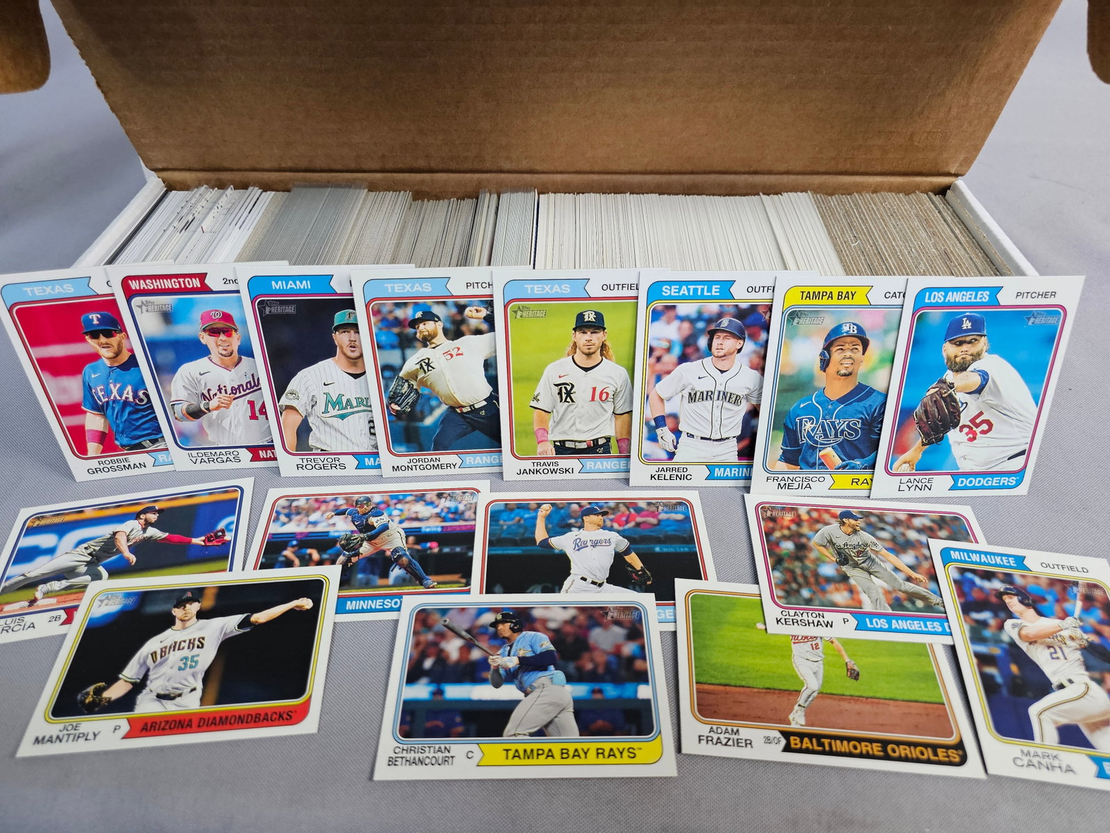 Large Assorted Baseball Card Collection - 7