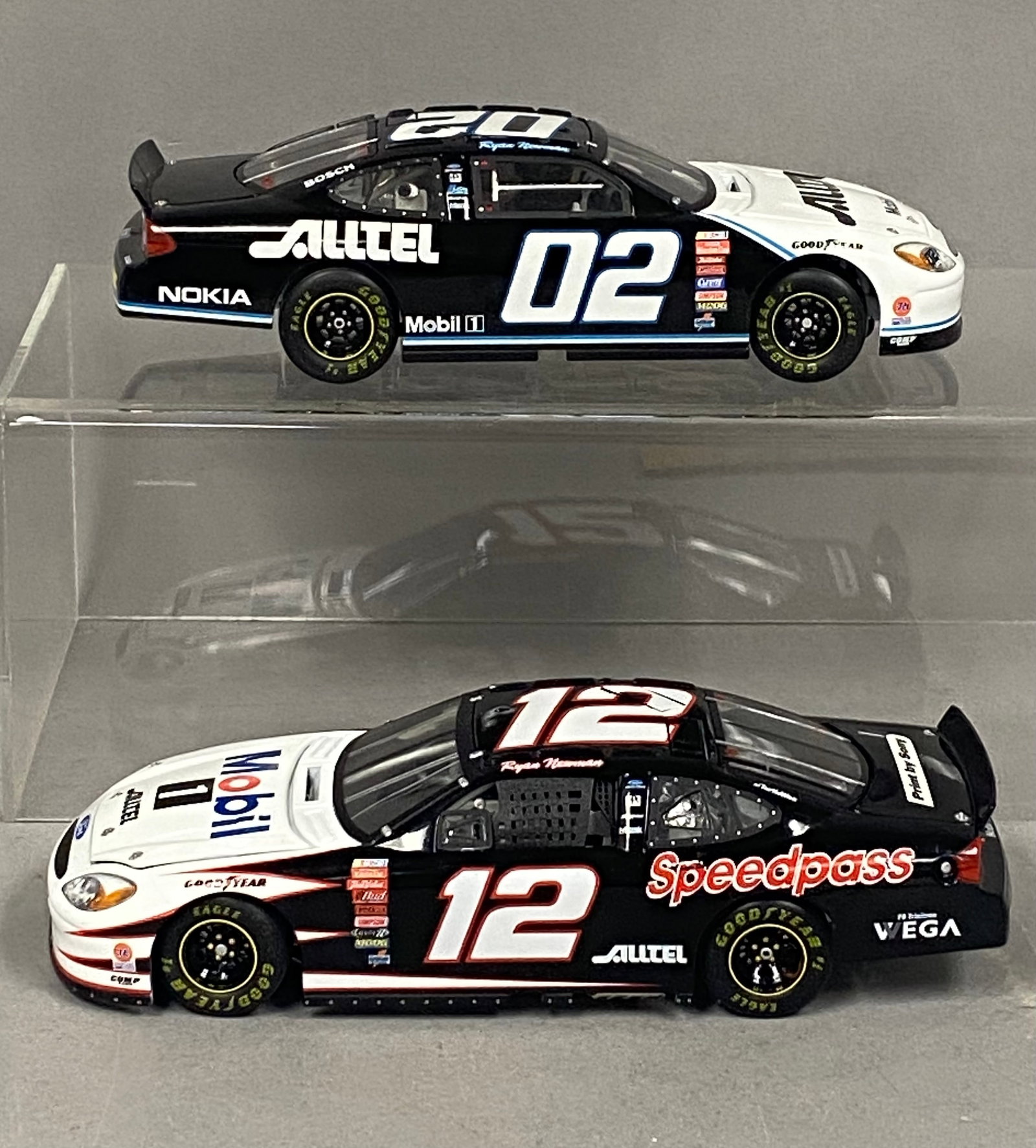 2 Team Caliber Ryan Newman Ford Taurus Models - 3
