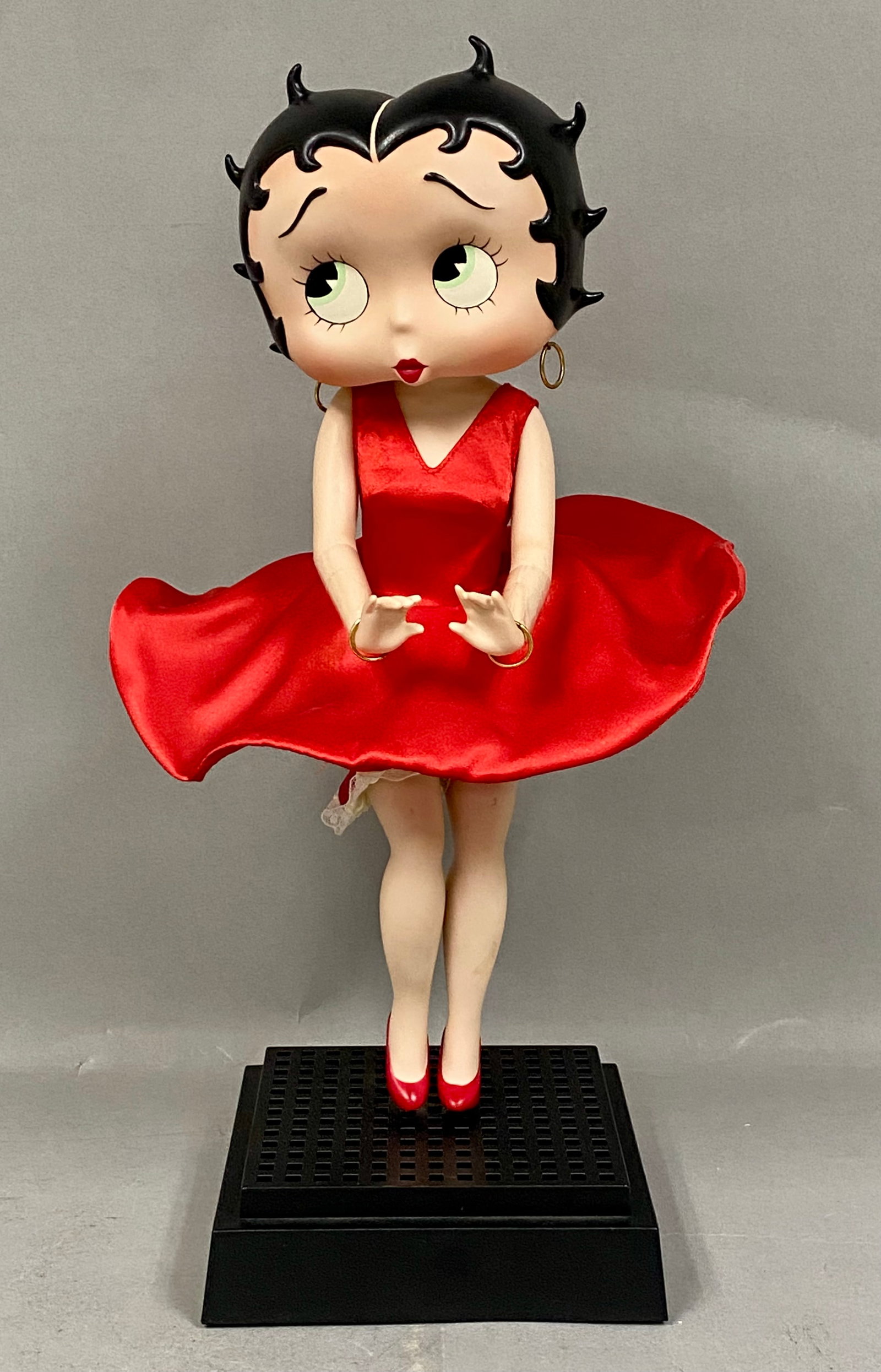 Danbury Mint Betty Boop Red Dress Tribute Figurine (1 of 8)