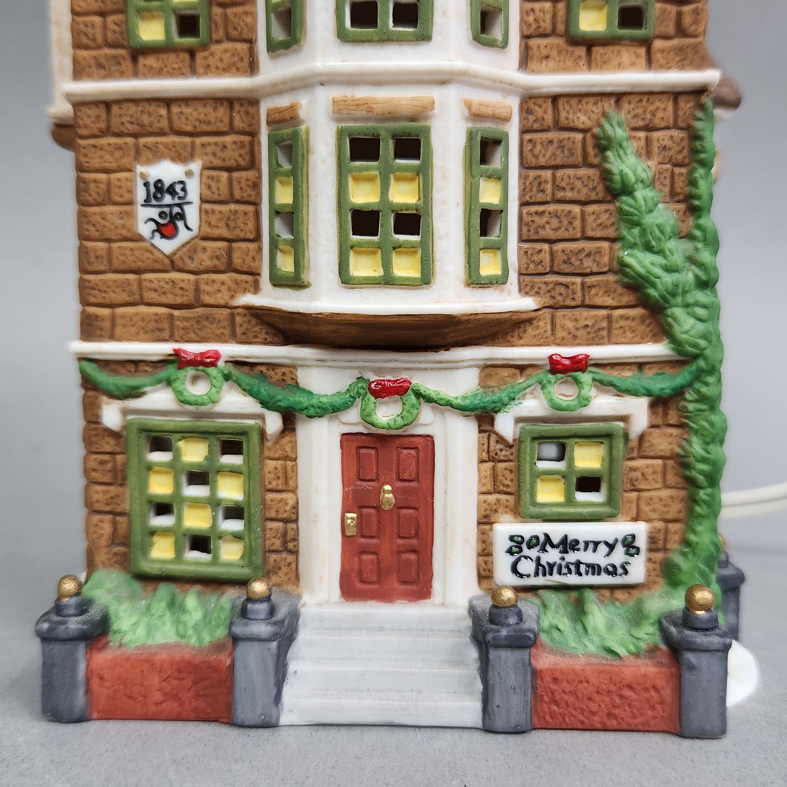 Dept 56 Nephew Fred's Flat - 3