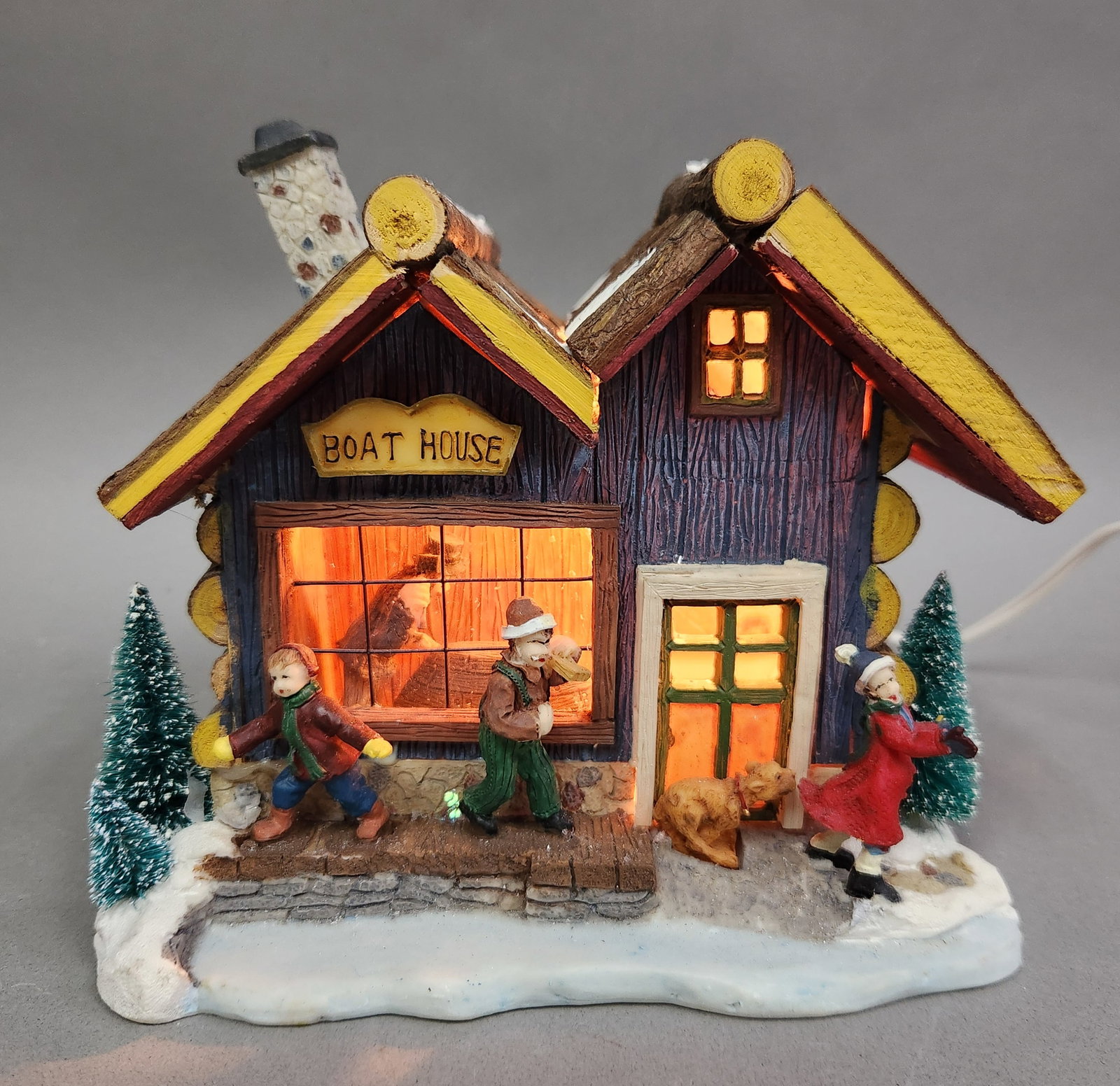 Holiday Expressions Lighted Boat House (1 of 7)