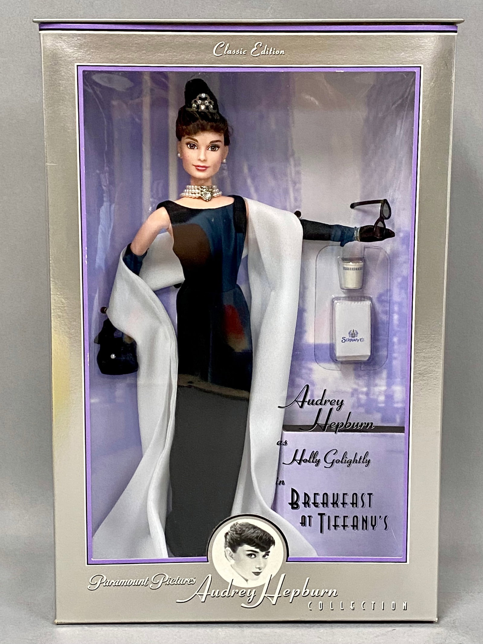 Mattel Breakfast at Tiffany's Audrey Hepburn Doll (1 of 7)