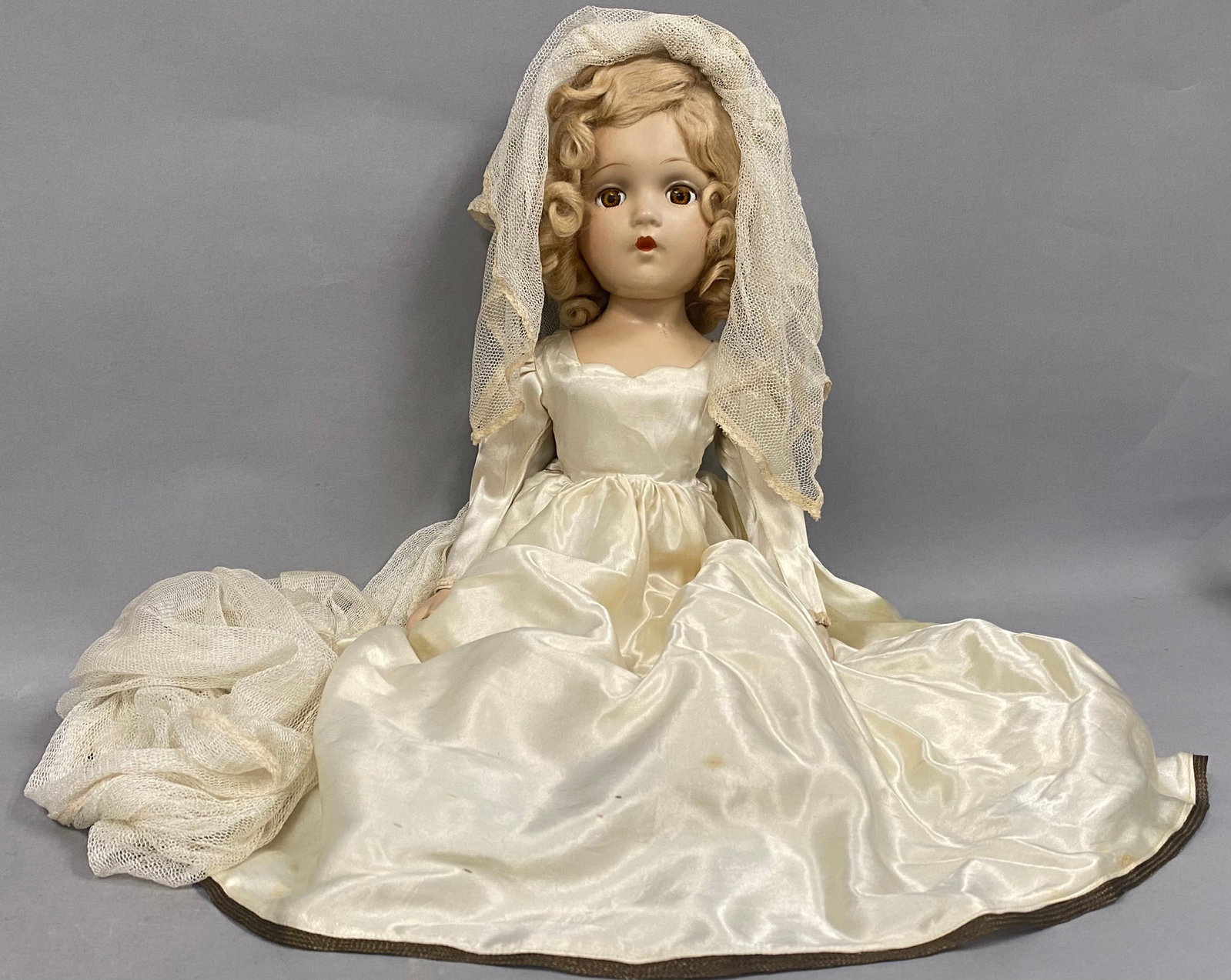 Madame Alexander Vintage Bride Doll (1 of 17)