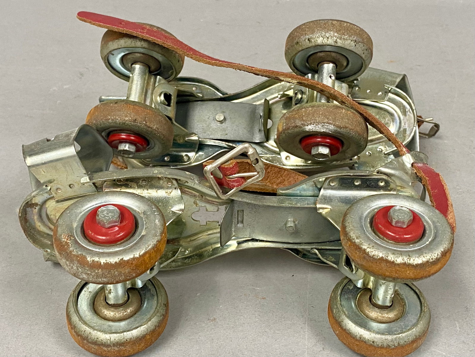 2 Globe Keyless Roller Skates - 3