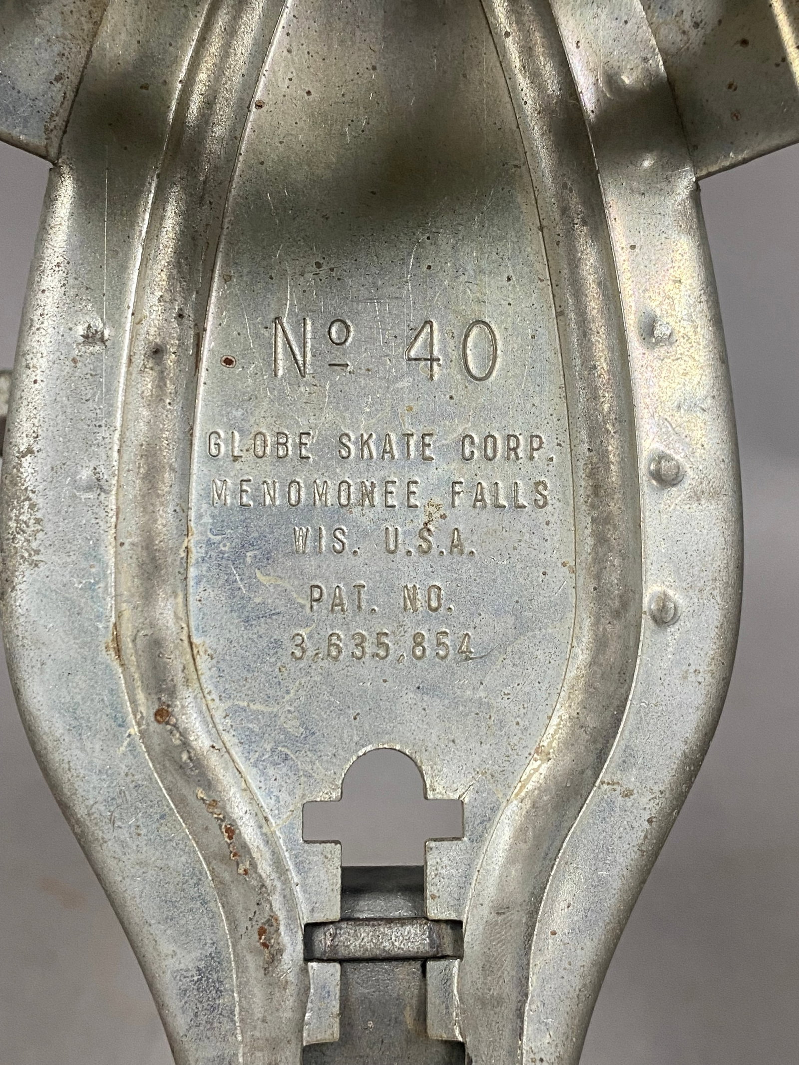 2 Globe Keyless Roller Skates - 8
