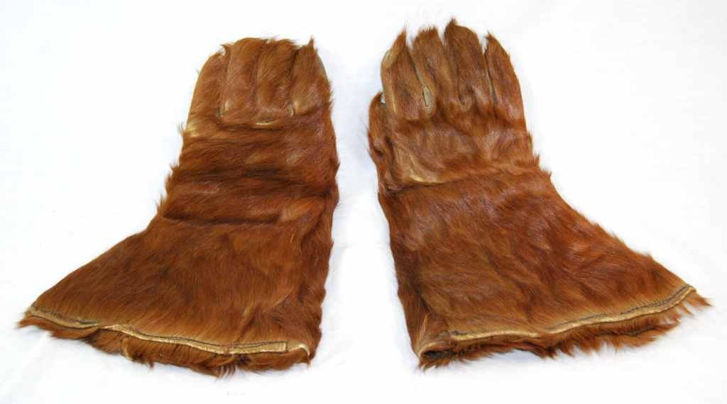 Antique Pair of Bear Fur & Leather Gentleman’s Gloves: This is a Rare Antique Pair of Bear Fur and Leather Skin Gentleman or Coachman Hunting Gloves. These gloves have leather that is still very pliable, with a rich brown bear fur. There is slight minimal