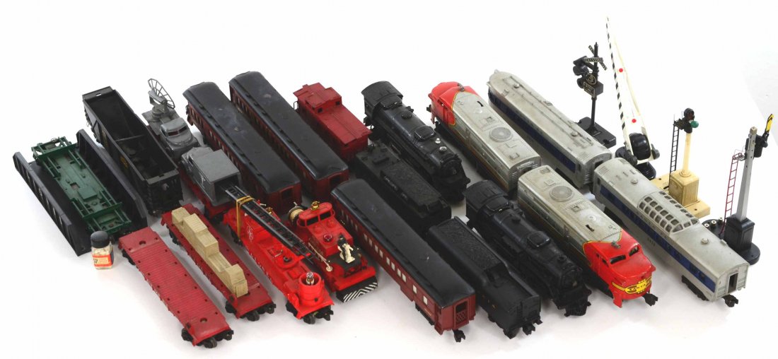 Collection of Lionel Train Engines, Cars, & Acccesories: This is a Large Vintage Lionel Train Collection Consisting of Numerous Cars, Engines, & Accessories. The collection is used and should be inspected via photos or in person. This Lionel set includes 02