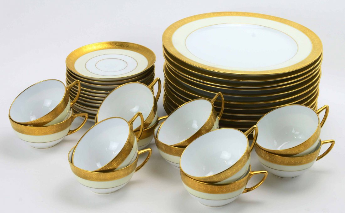 Trim Rosenthal Selb Bavarian “Aida” Fine China Set: This Fine Vintage Gold Trim Rosenthal Selb Bavarian China Set, in the “AIDA” Pattern, includes the Dinner Plate, Tea Cup & Saucer, for a service of 12 (circa 1920). Each piece is marked with the R