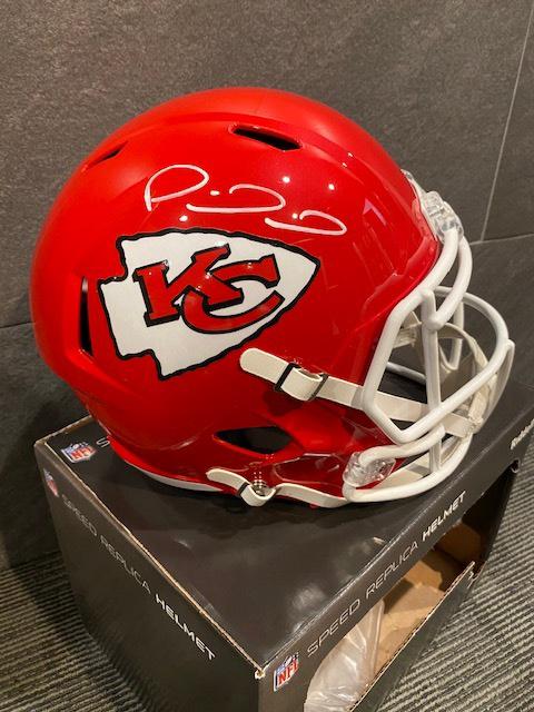 Pat mahomes store autographed helmet