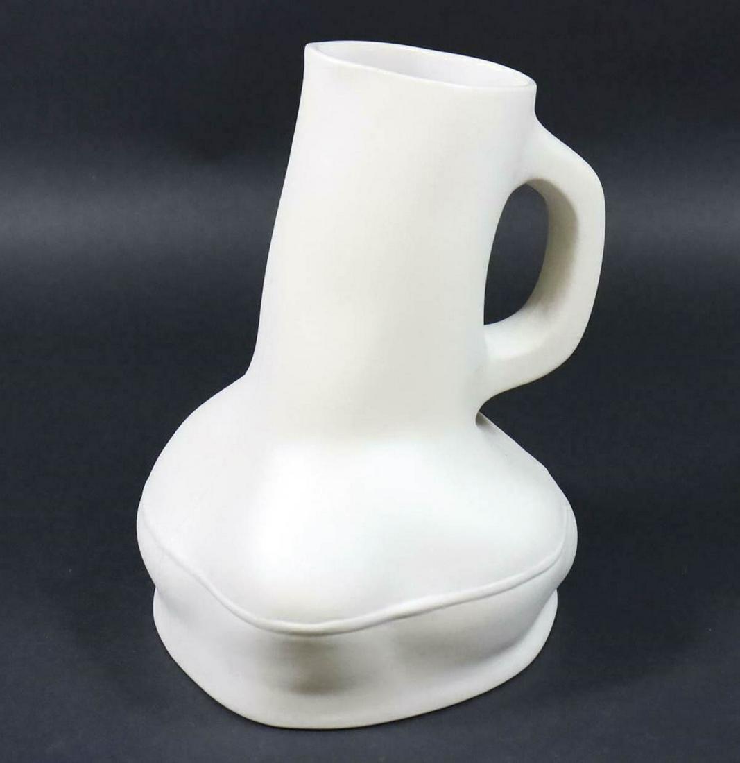 Nacho Carbonell (1981): Pitcher; Made of ceramic. From the Hot Kettle Trasformation series, h. 26 cm. With engraved serial number Signature and numbering (99/150) Provenance: Private collection