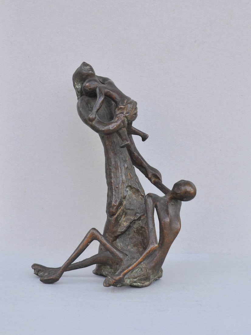 Claudio Trevi (Padua/Padova 1928 - Bozen/Bolzano 1987): Mutterschaft;Bronze, Höhe 28 cm