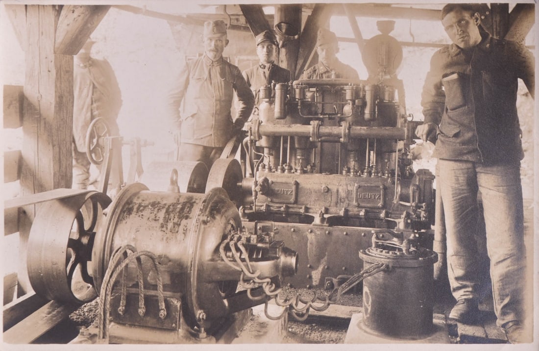 Anonym/Anonimo: Fotos von der Südfront, Veneto, 1917/18;Motive aus Belluno, Codroipo, Colbertaldo, Combai, Conegliano,Falzè di Piave, Follina, Langarone, Maniago, Montello, Vidor, Vittorioetc.Ca. 140